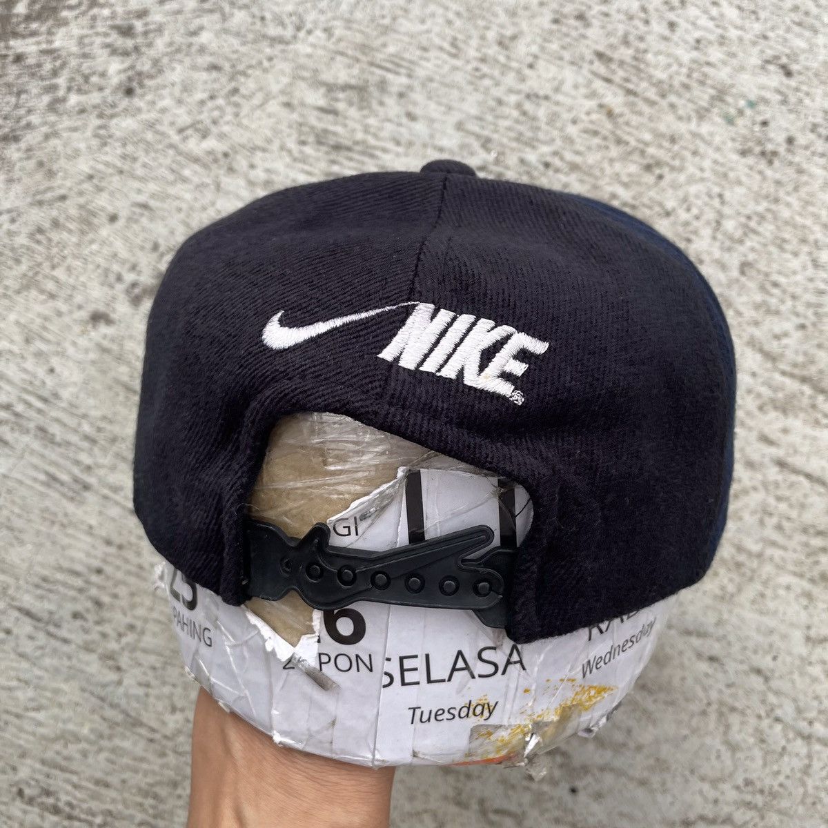 Nike Nike vintage with stylish logo strap Size ONE SIZE - 3 Thumbnail