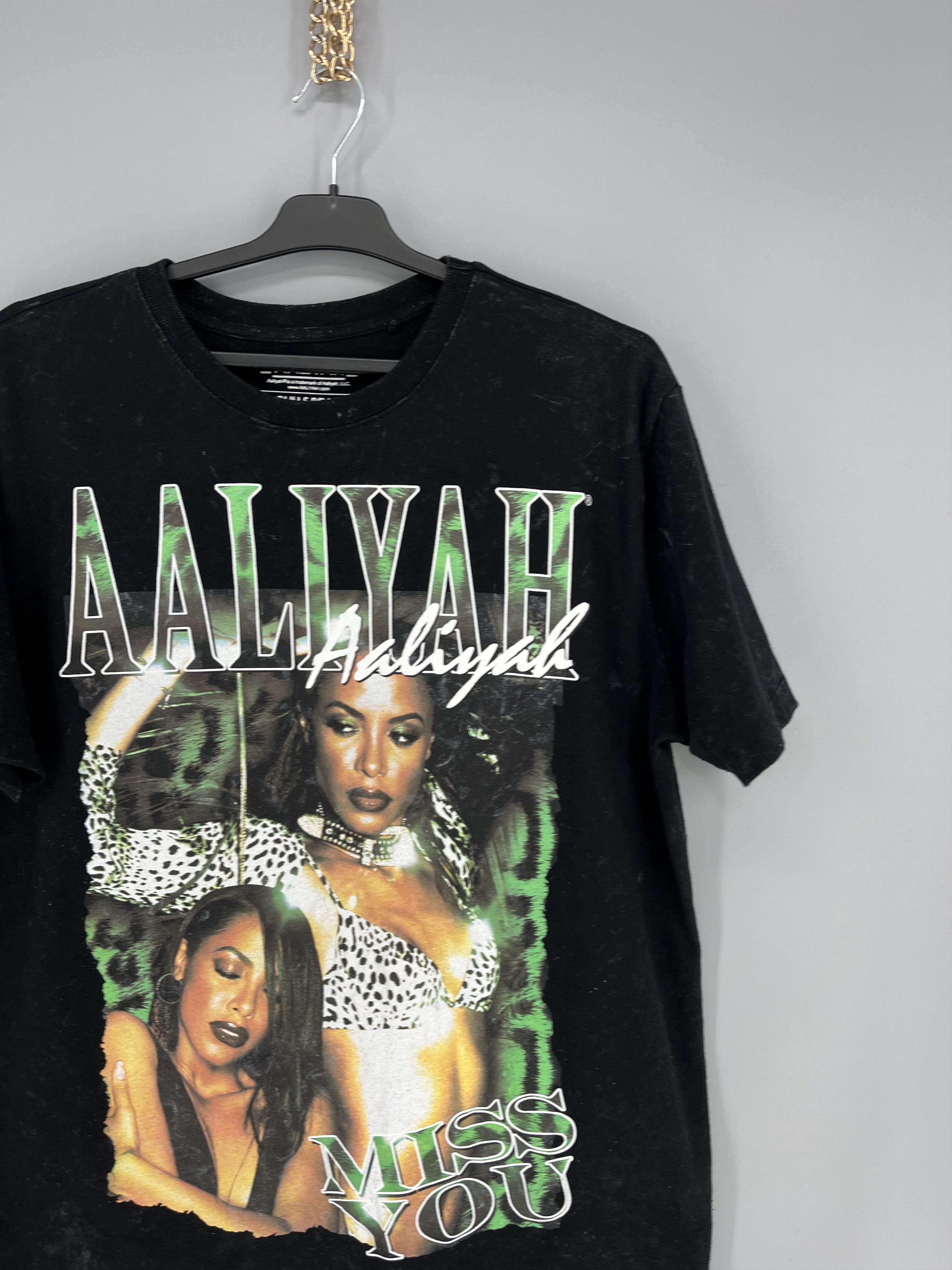 Rap Tees Vintage Aaliyah Graphic Big Logo Girl Rap band tee Size US L / EU 52-54 / 3 - 5 Thumbnail