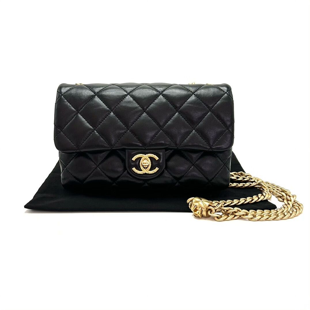 Chanel Pre-loved Bag Very good condition Size ONE SIZE - 1 Thumbnail