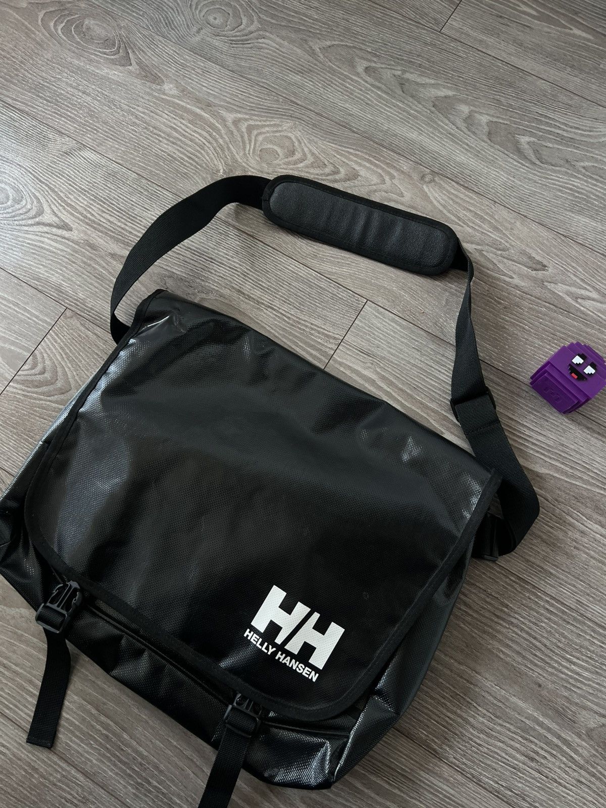 Helly Hansen Helly Hansen Tent Material Waterproof Y2k Rare Freitag Bag Size ONE SIZE - 14 Thumbnail