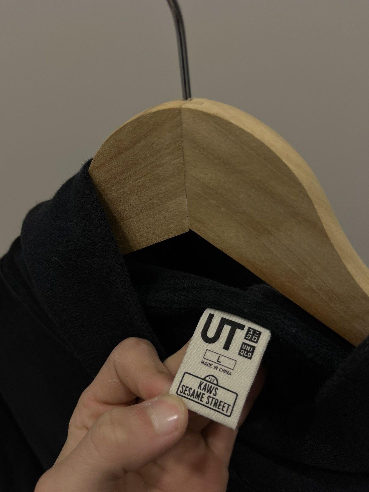 Kaws × Uniqlo UNIQLO X Kaws Pullover Hoodie Graphic Sweatshirt Rare Y2K Size US L / EU 52-54 / 3 - 4 Thumbnail