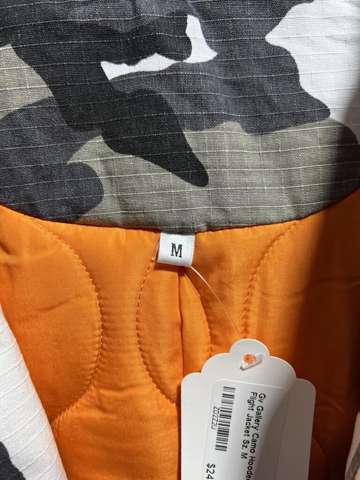 The GV Gallery Gv Gallery Camo Hooded Flight Jacket Sz. M Size ONE SIZE - 3 Thumbnail