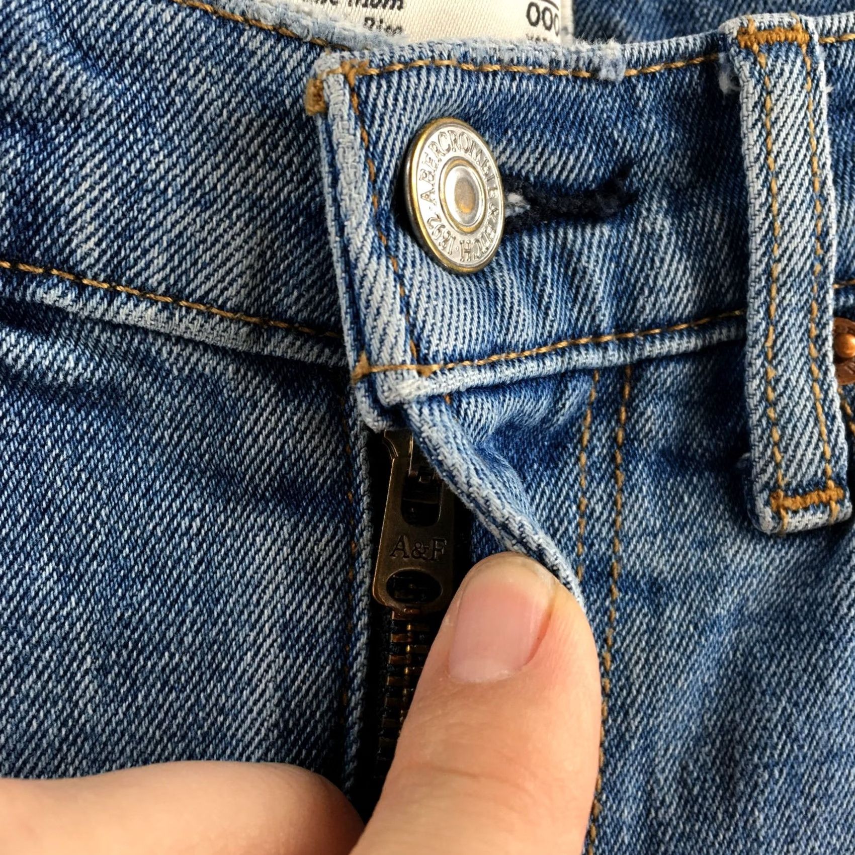 Abercrombie & Fitch Abercrombie & Fitch Jeans Womens 23 Blue The Mom High Rise Straight Leg Zip Fly Shirt? Size 40" / US 18 - 5 Thumbnail
