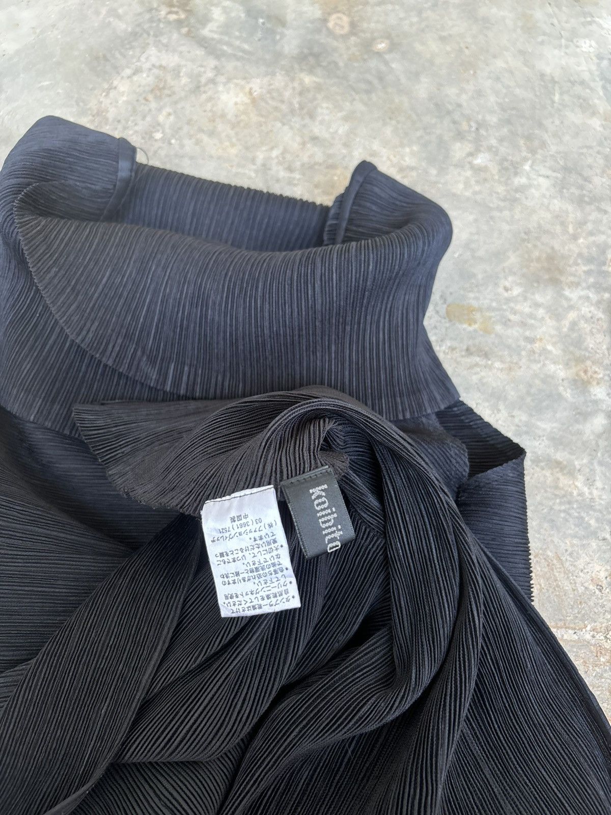 Pleats Please Issey Miyake Koibito misaki Issey Miyake Pleats Style Tank tops Size ONE SIZE - 9 Thumbnail