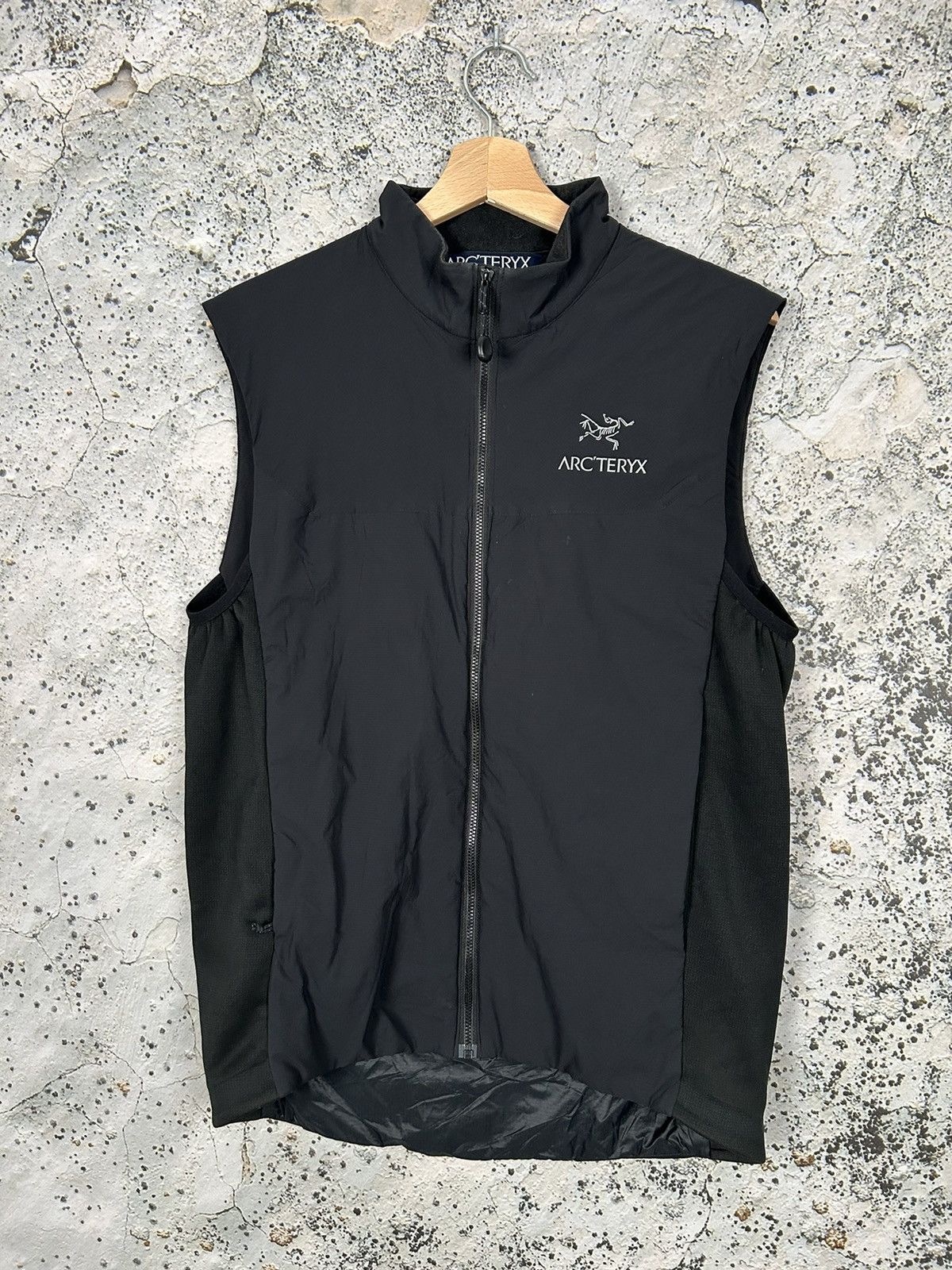 Image of Arcteryx x Outdoor Life Arc Teryx Vest Gorpcore Drill Outdoor Hype Streetwear in Black (Size Small)