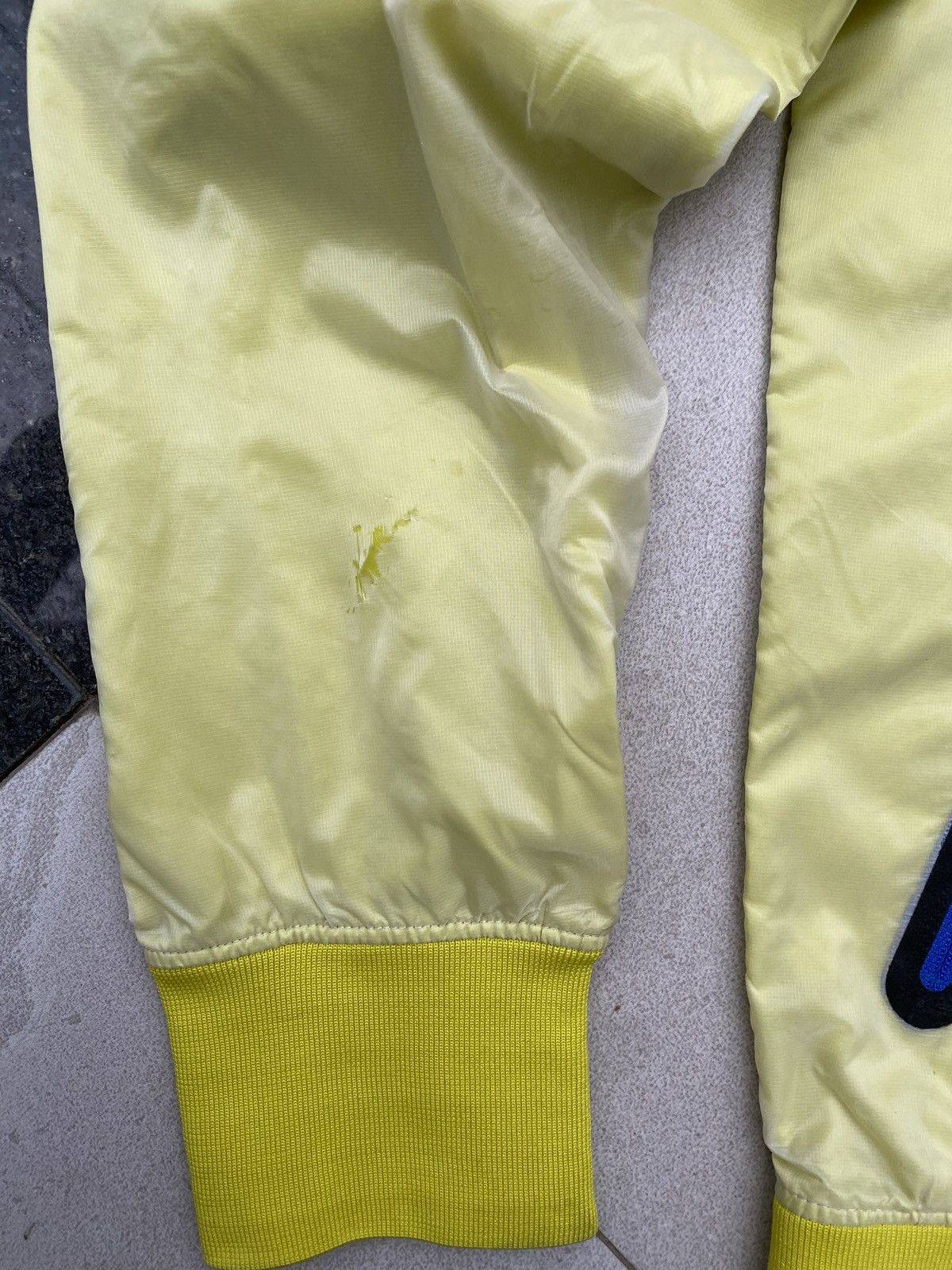 Nike × Vintage 90’s NIKE RARE SWOOSH LOGO Y2K LOGO NYLON ZIP JACKET Size US M / EU 48-50 / 2 - 4 Thumbnail