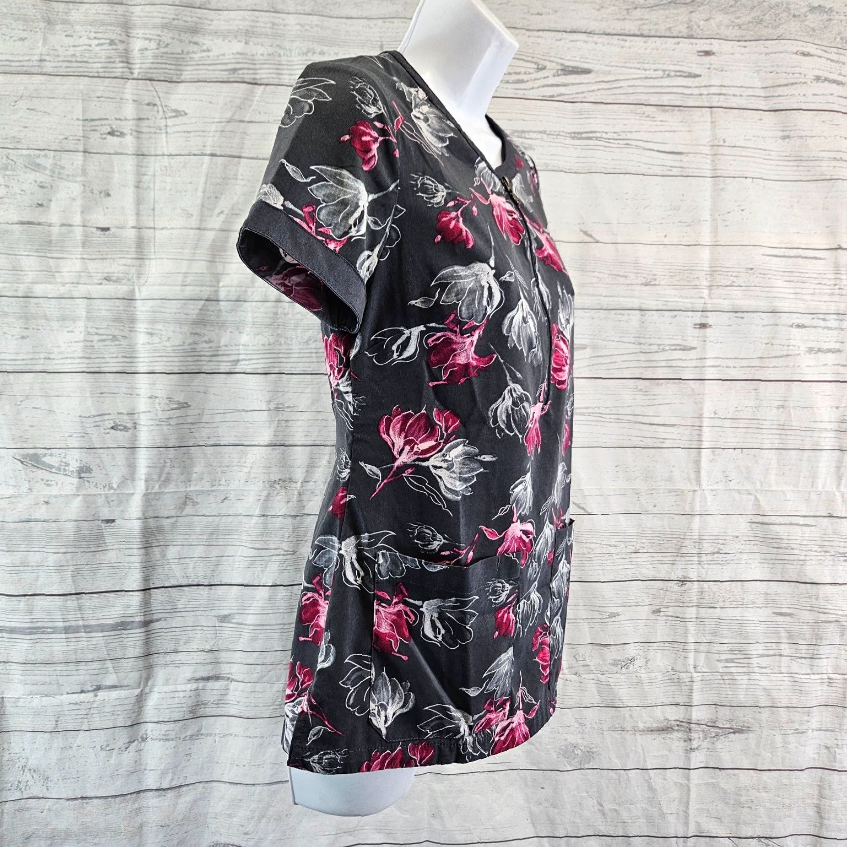 Pinko Healing Hands Premire Womens Scrub Top XS Gray Pink Floral Short Sleeve Shirt Womens XS Floral Scrub Top Size XS / US 0-2 / IT 36-38 - 3 Thumbnail