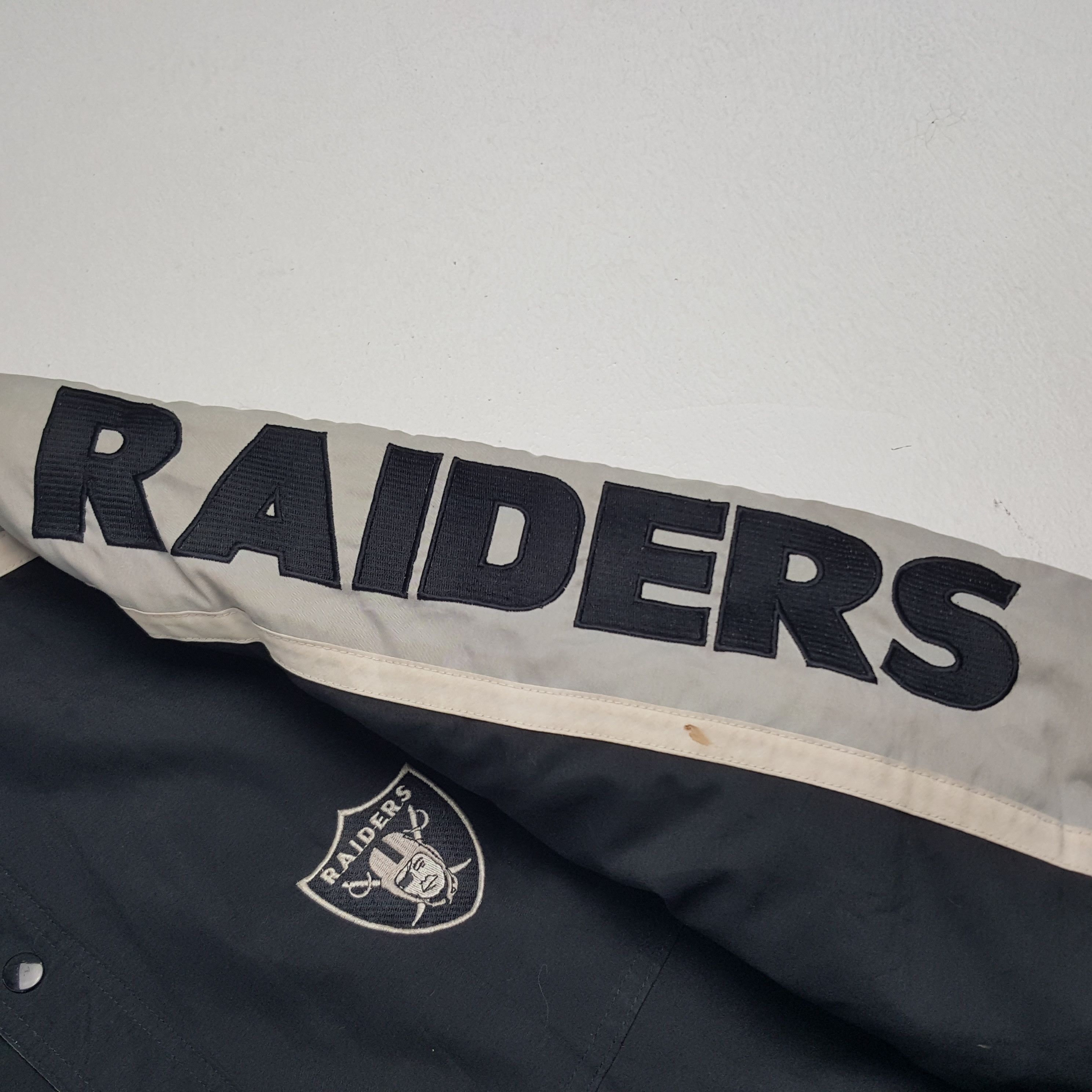 NFL × Vintage Vintage NFL X Raiders Windbreaker Long Jacket Size US L / EU 52-54 / 3 - 8 Thumbnail