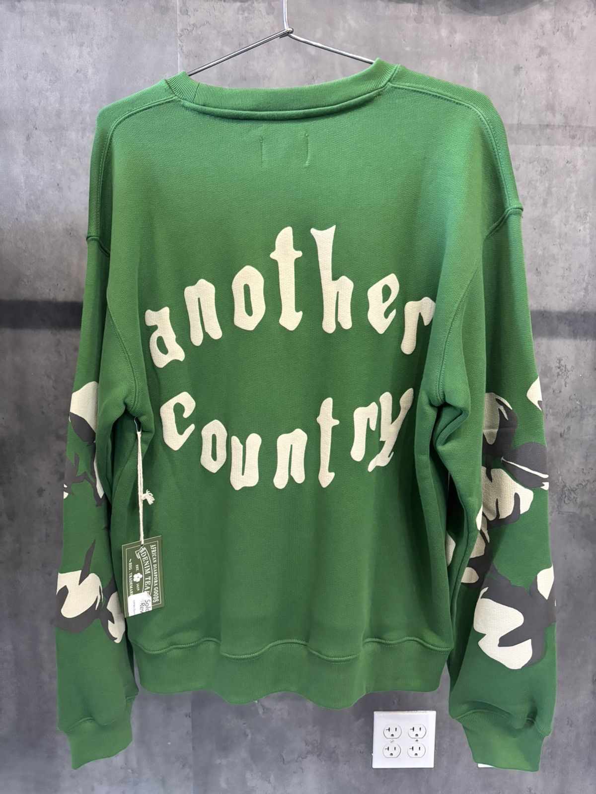DENIM TEARS DENIM TEARS GREEN CREWNECK SIZE M - NEW Size US M / EU 48-50 / 2 - 4 Thumbnail