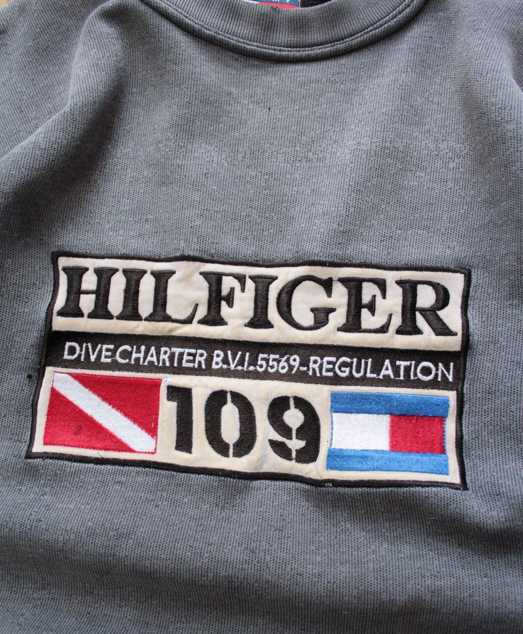 Tommy Hilfiger 🔥 TOMMY HILFIGER 90S VINTAGE CENTER LOGO OVERSIZE SWEATSHIRT Size US XL / EU 56 / 4 - 3 Thumbnail