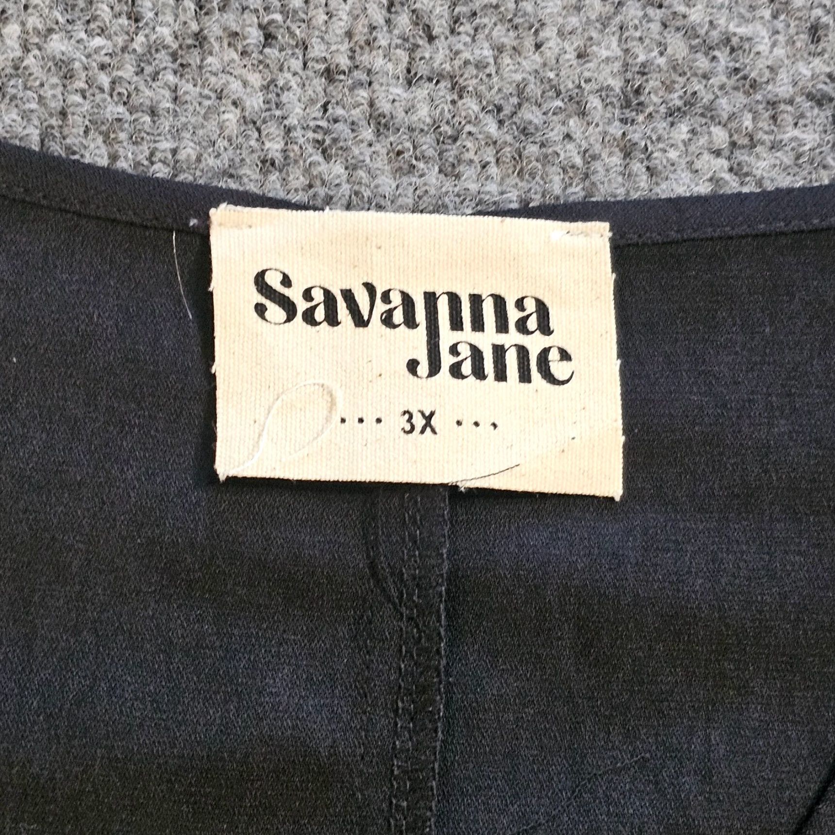 Vintage Savanna Jane Top Womens 3X Black Sequins Shimmer Short Sleeve Boxy V-Neck Pullover blouse Holiday Mens Womens Girls Size XXL / US 16-18 / IT 52-54 - 3 Thumbnail