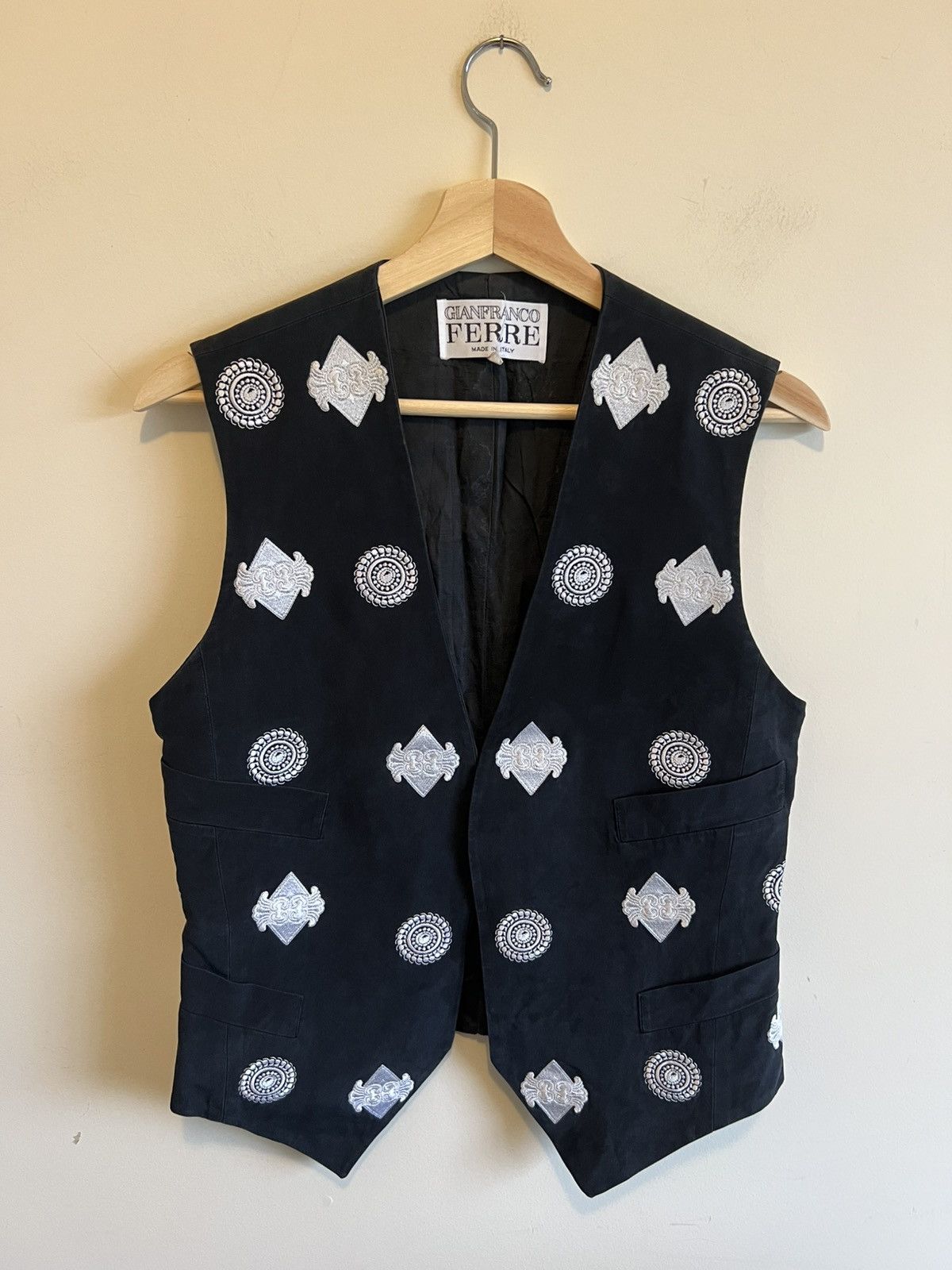 Gianfranco Ferre × Vintage Archive Gianfranco Ferre Vest Striped Embroidered Y2K Size US XXS / EU 40 - 1 Thumbnail