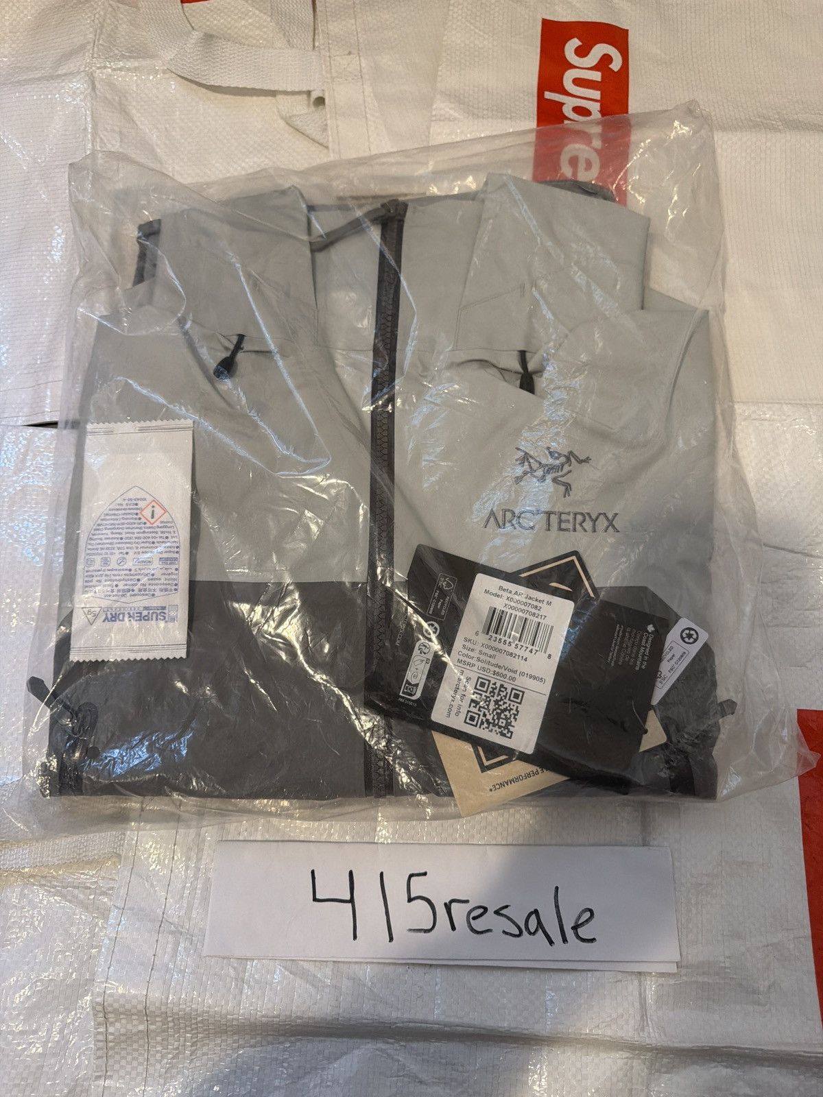 Arc'teryx Arc’teryx Beta AR Jacket Solitude Void Size US S / EU 44-46 / 1 - 8 Thumbnail