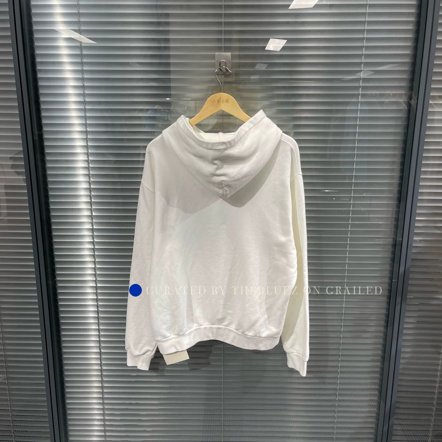 Louis Vuitton White Embossed Logo Hoodie Size US L / EU 52-54 / 3 - 1 Thumbnail