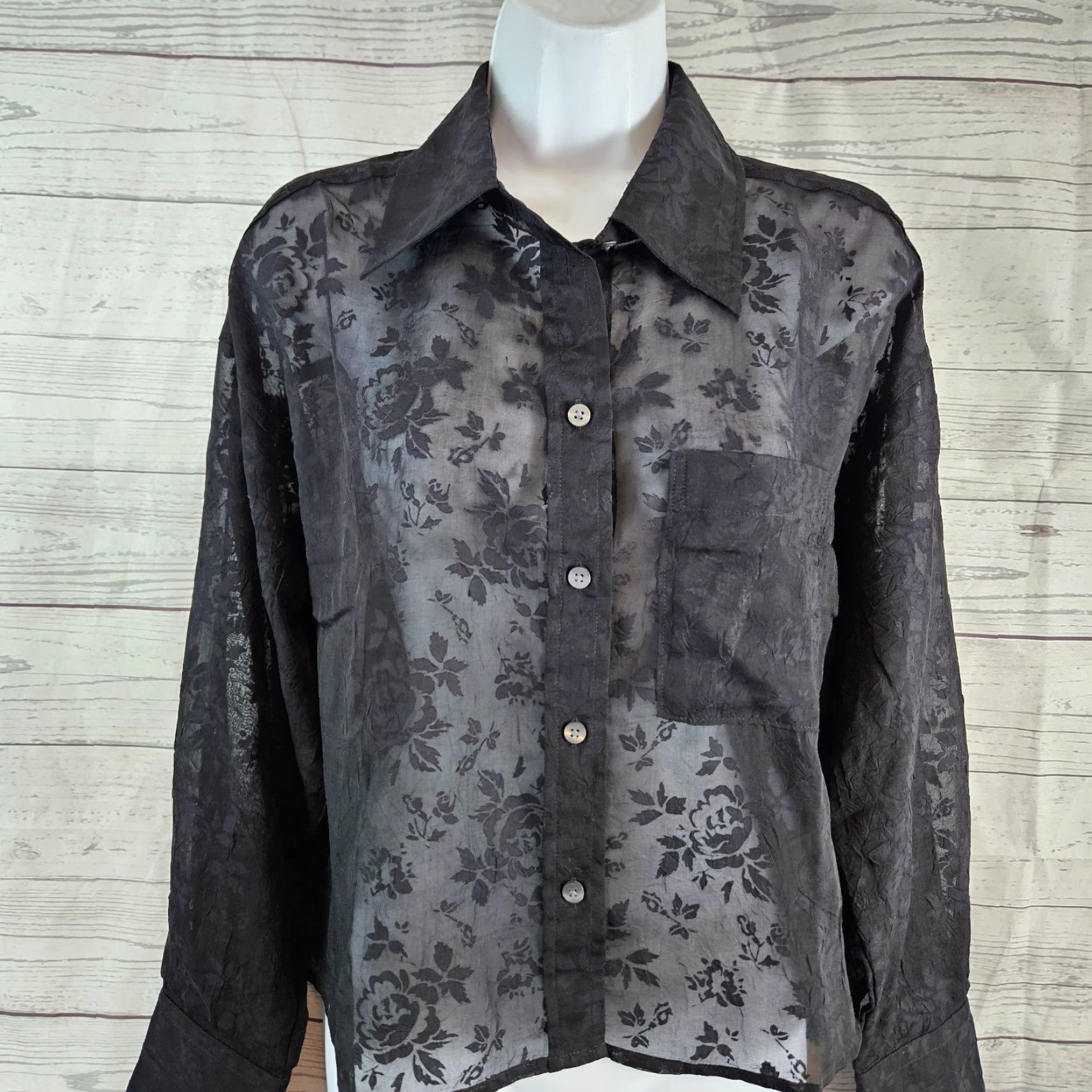 Gap Gap Button-Up Shirt Womens Small Black Floral Semi Sheer Long Sleeve NYLON Polyester Classic 90s Style Womens Gap Shirt Size S / US 4 / IT 40 - 2 Thumbnail