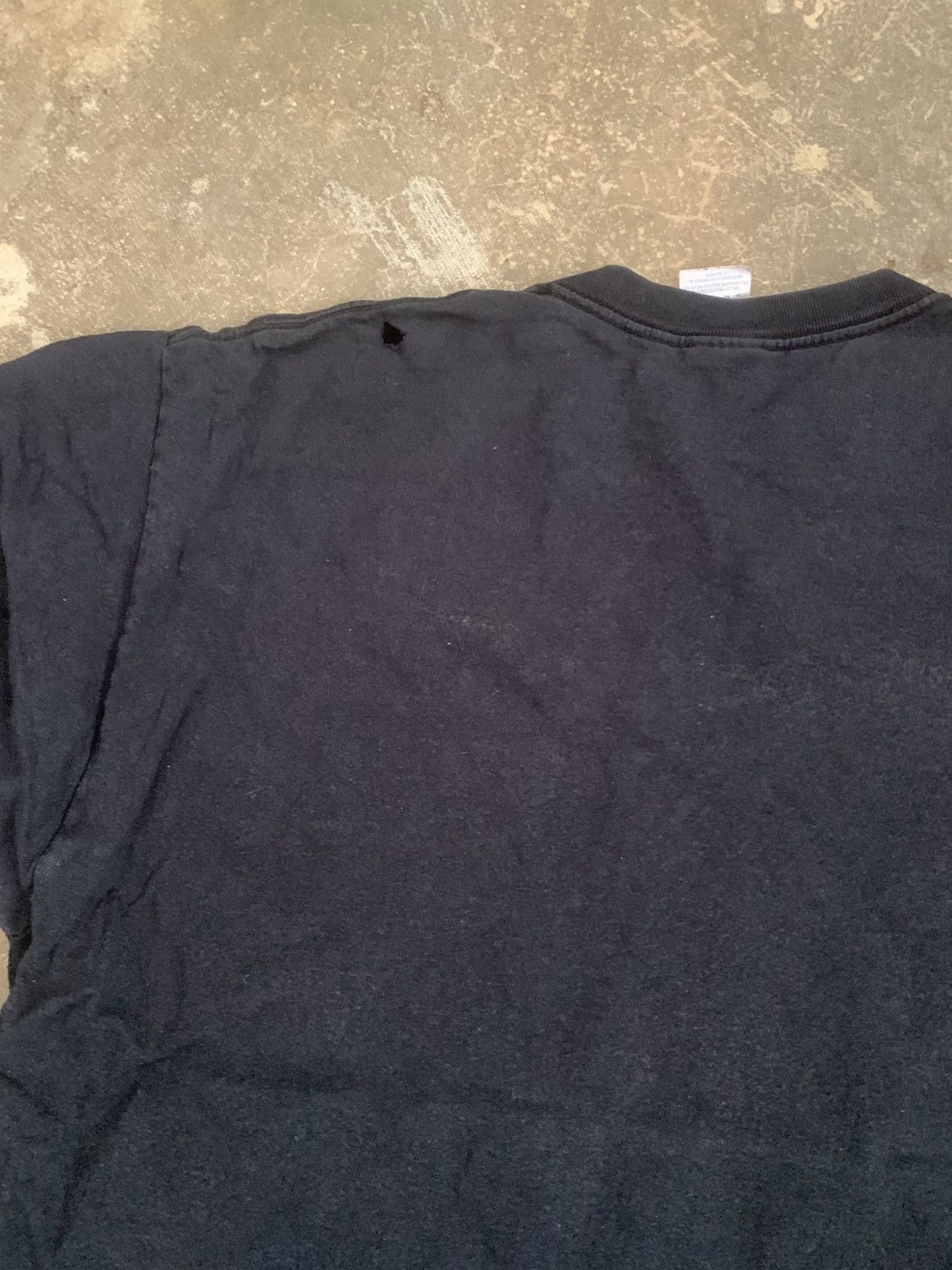 Vintage HALO 3 Logo T-Shirt Original vintage gaming aesthetic. Size US XL / EU 56 / 4 - 6 Thumbnail