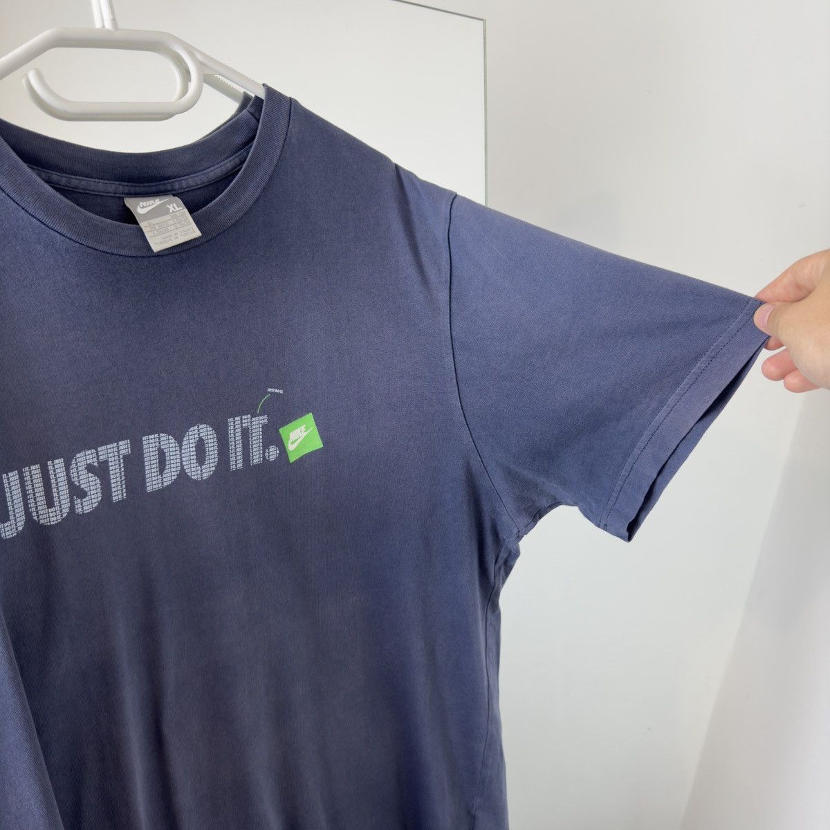 Nike Vintage Faded Nike Just Do It T-shirt Y2K Style Oversized Size US XL / EU 56 / 4 - 5 Thumbnail