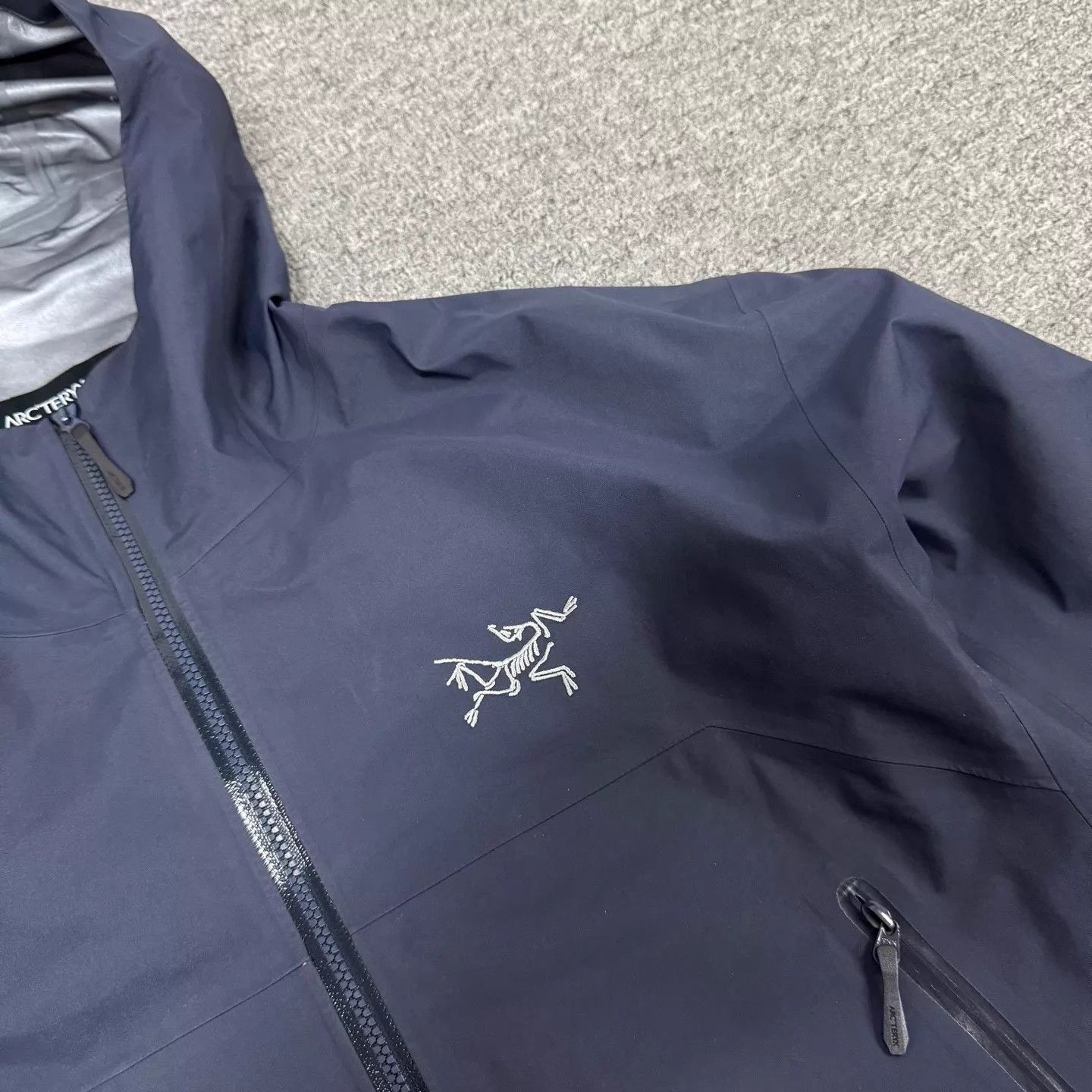 Arc'teryx Arcteryx Beta Waterproof Hooded Jacket Navy M 99 New Size US M / EU 48-50 / 2 - 4 Thumbnail