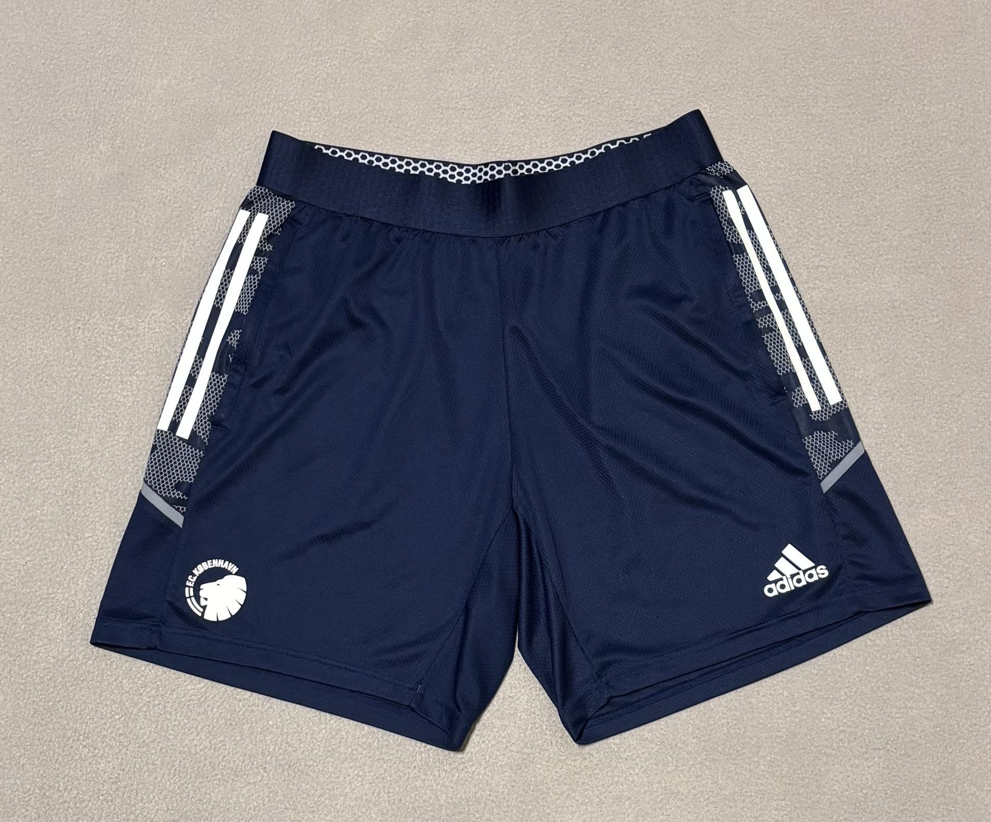 Adidas FC Copenhagen 2020/2021 Adidas Primeblue Football Shorts Size US 33 - 4 Thumbnail