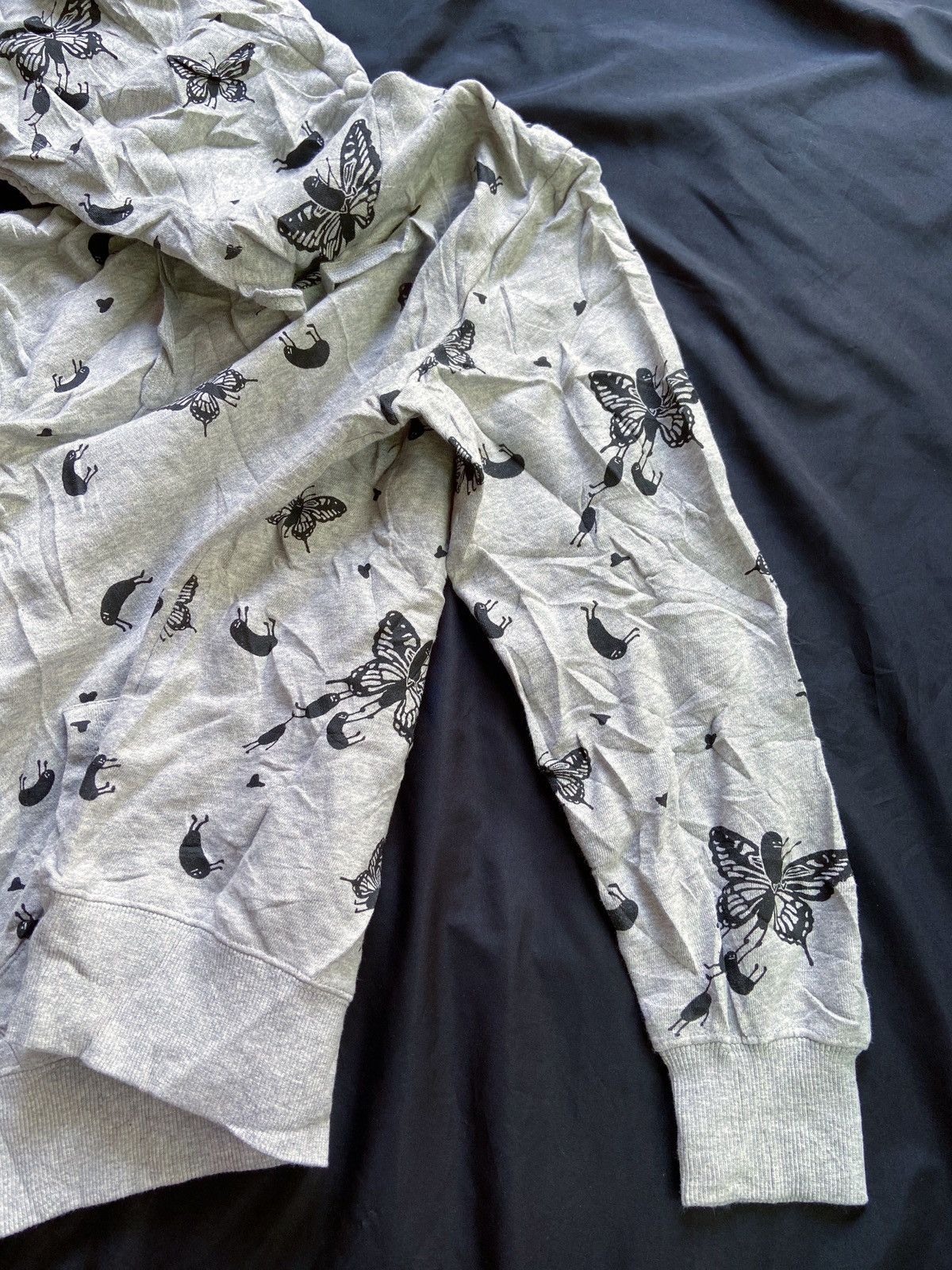 If Six Was Nine × Japanese Brand × Le Grande Bleu (L.G.B.) GRANIPH BUTTERFLY COMEDY ARTWORK HOODIE Size US M / EU 48-50 / 2 - 2 Thumbnail