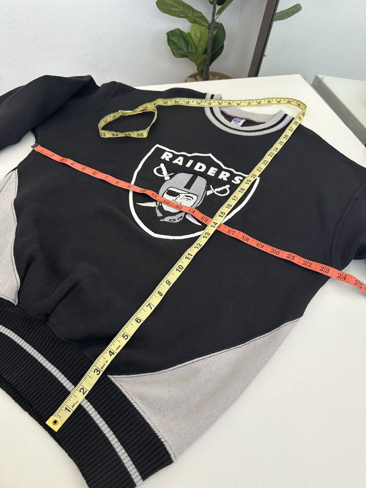 NFL × The Game × Vintage Vintage 90s The Game LA Raiders Big Logo Crewneck Sweatshirt Size US M / EU 48-50 / 2 - 9 Thumbnail