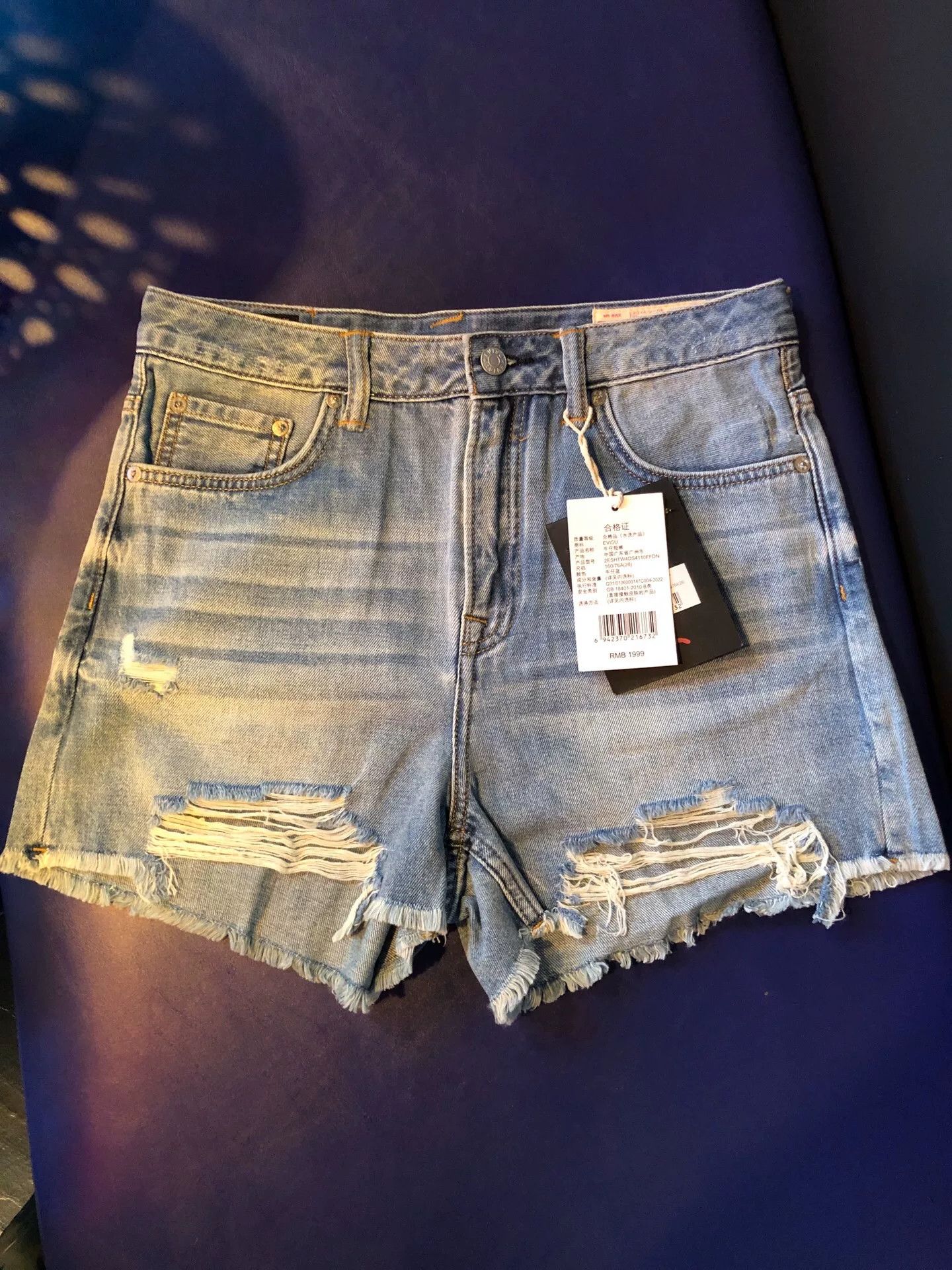 Evisu Evisu Women's Denim Shorts with Cat Print Size 28" / US 6 / IT 42 - 1 Thumbnail