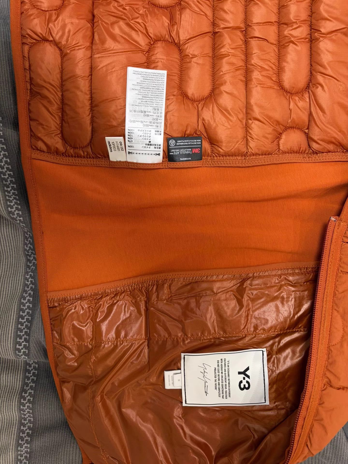 Y-3 Y-3 Solid Color Quilted Slim Fit V-Neck Gilet K8 Size US XL / EU 56 / 4 - 3 Thumbnail