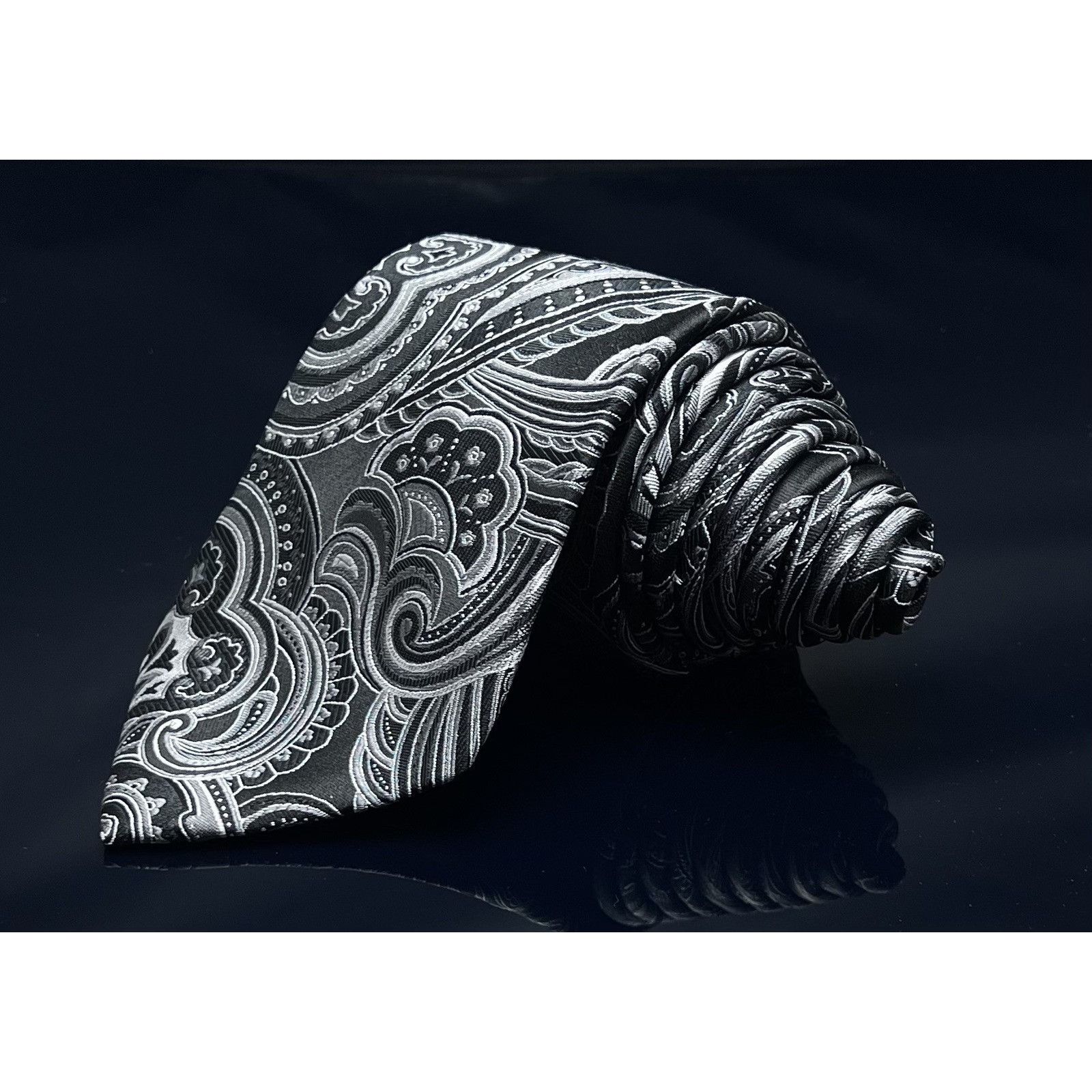 Donald Trump DONALD J. TRUMP MEN'S TIE BLACK/PAISLEY WIDTH: 3.50" LENGTH: Size ONE SIZE - 6 Thumbnail
