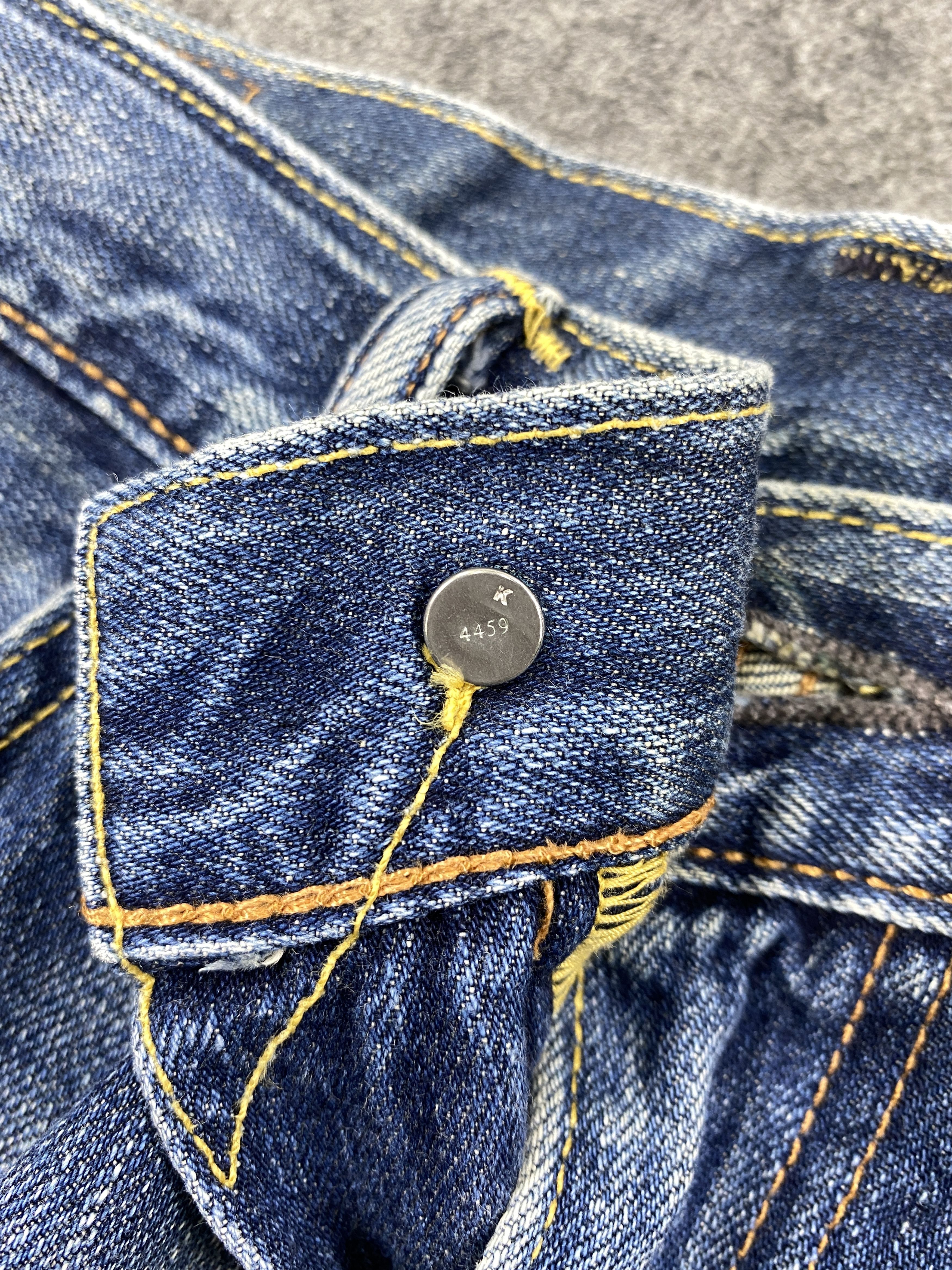Levi's Distressed Blue Levi's 502 Jeans 33x30 Denim JN1493 Size US 33 - 7 Thumbnail