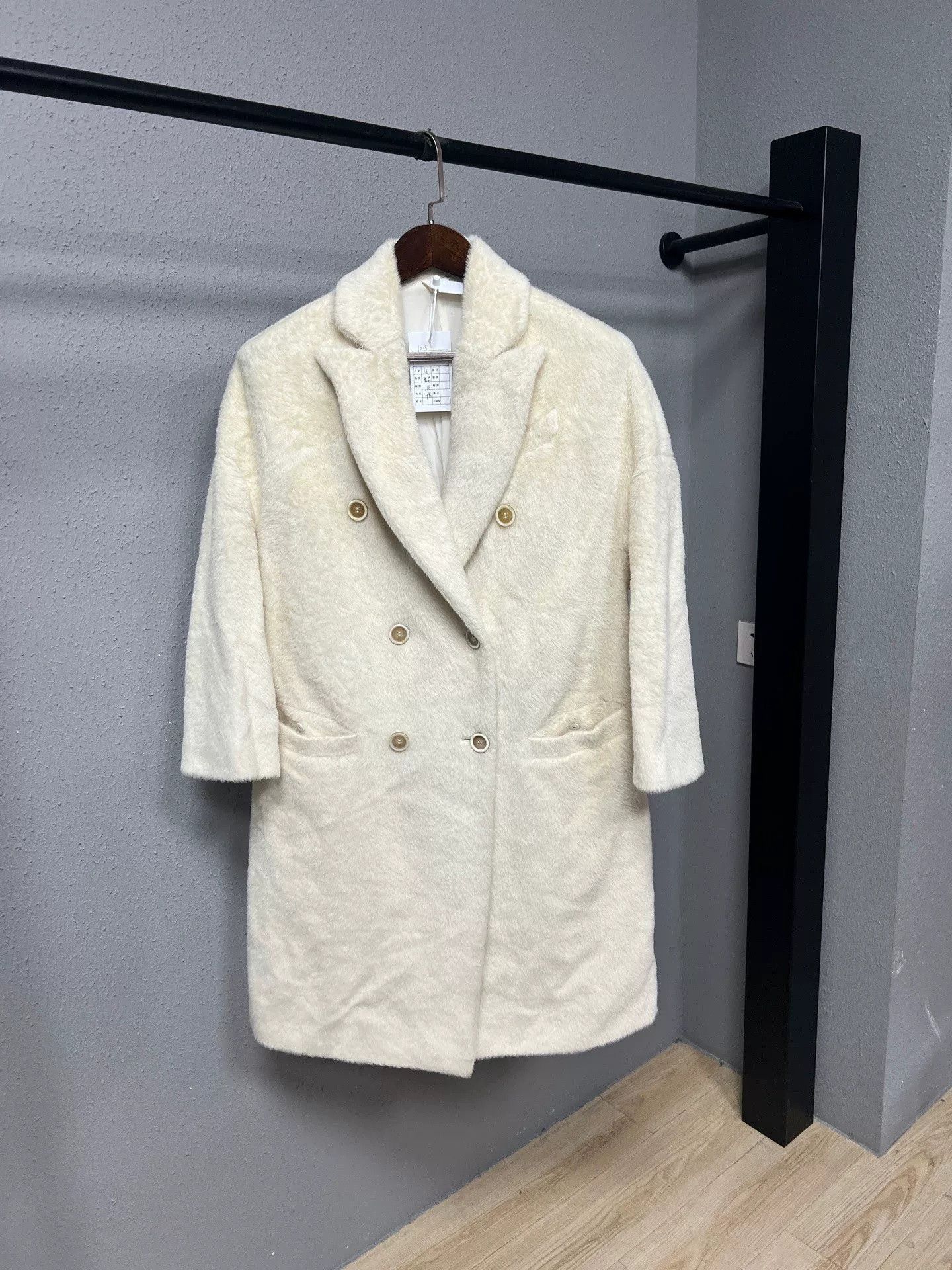 Brunello Cucinelli Brunello Cucinelli White Lapel Alpaca Coat Size US M / EU 48-50 / 2 - 1 Thumbnail
