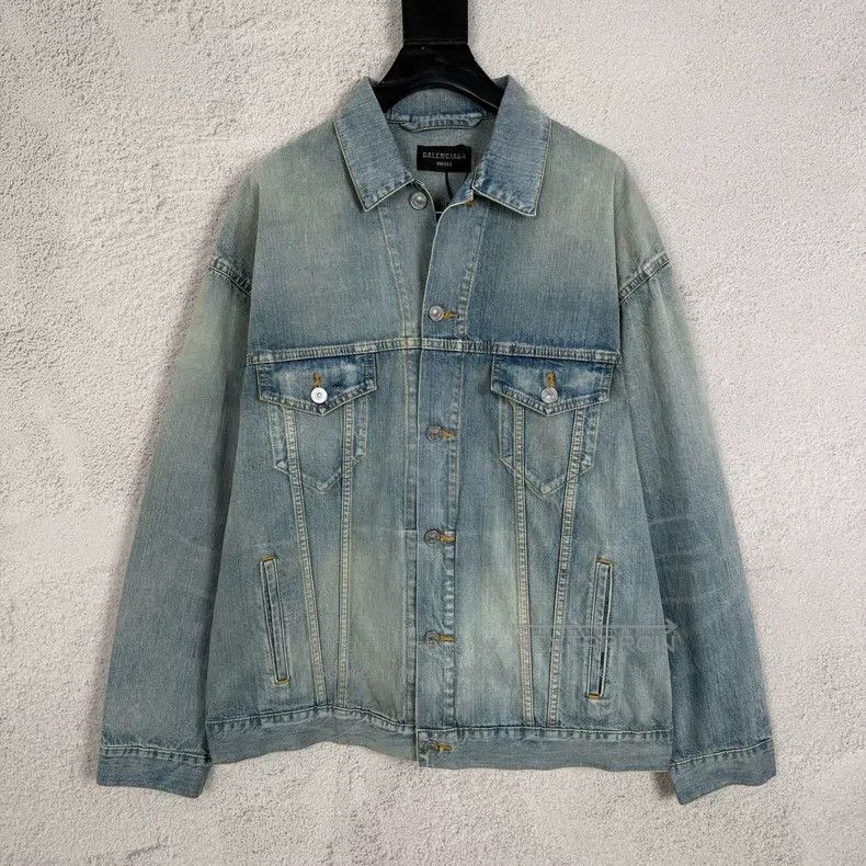 Balenciaga Balenciaga Light Wash Denim Palm Tree Distressed Denim Jac Size US XS / EU 42 / 0 - 1 Thumbnail