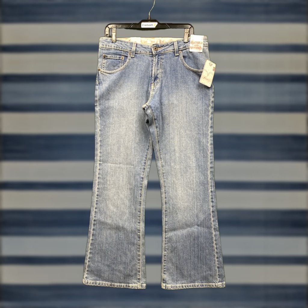 Levi's VINTAGE Levi's 517 Jeans Womens 18.5 PLUS Flare Stretch Light Whisker Fade NWT 5-Pocket Denim Blue Jeans Womens Plus 90s Flared Stretch Size 40" / US 18 - 1 Thumbnail