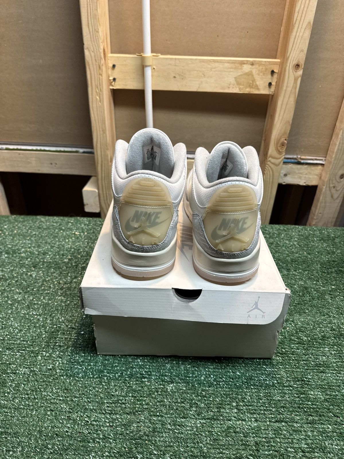 Jordan Brand Jordan Retro 12 Craft Ivory Size 12 Size US 12 / EU 45 - 7 Thumbnail