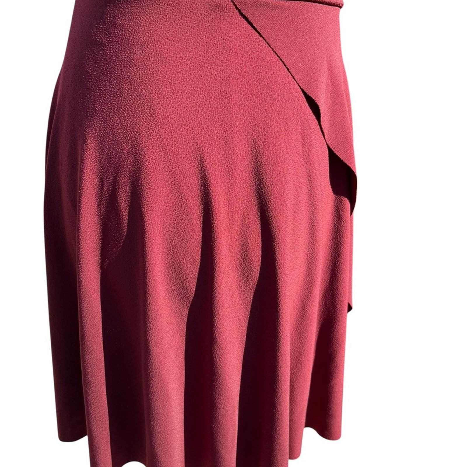 Urban Outfitters Urban Outfitters Kimchi Blue Asymmetrical Burgundy Skirt Size 26" / US 2 / IT 38 - 3 Thumbnail