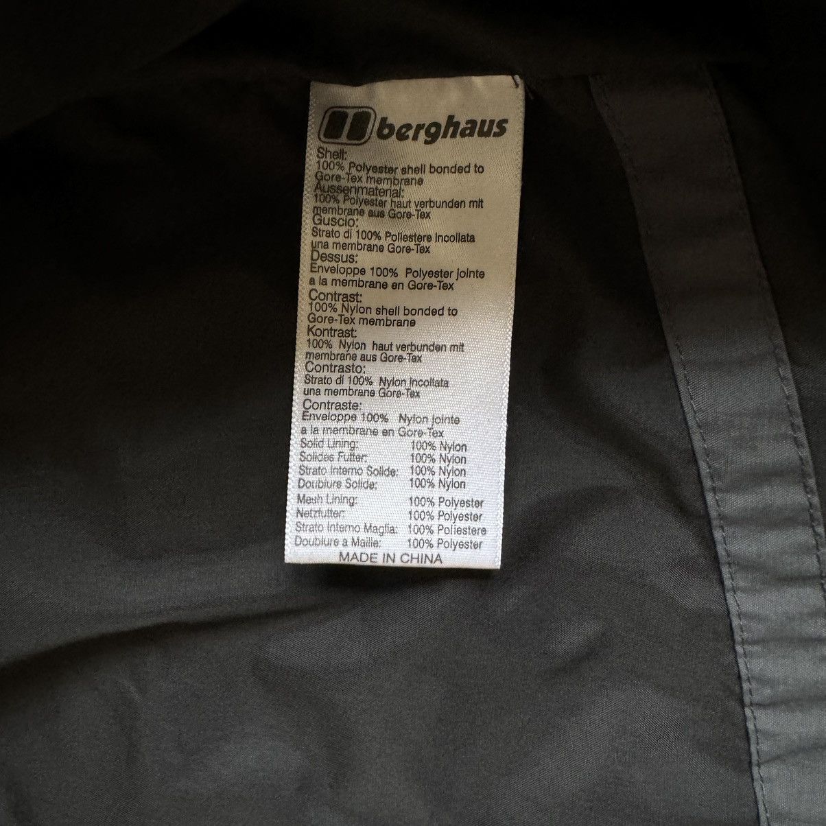 Berghaus × Goretex Vintage Berghaus Gore-Tex Jacket Men’s GTX Size:L Red/Gray Size US L / EU 52-54 / 3 - 8 Thumbnail