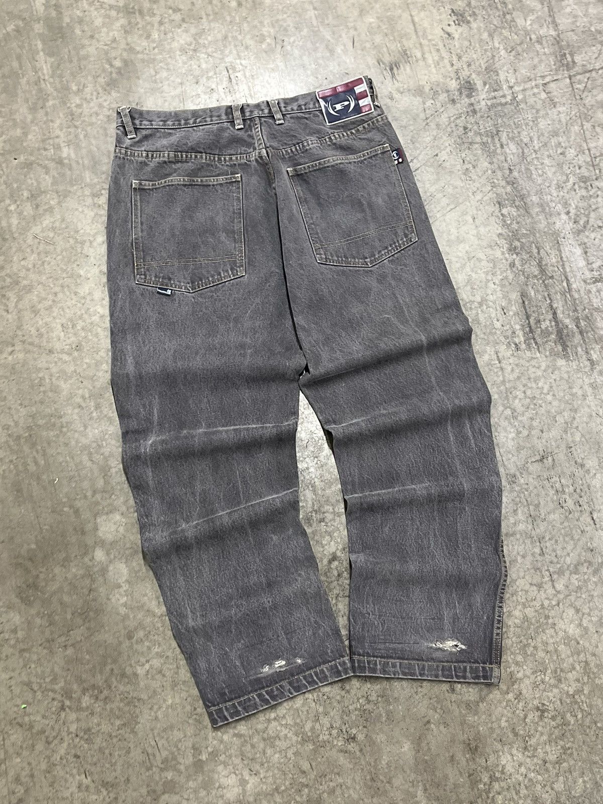 Phat Farm × Vintage Phat farm y2k baggy fit dark wash faded denim skater hype Size US 36 / EU 52 - 1 Thumbnail