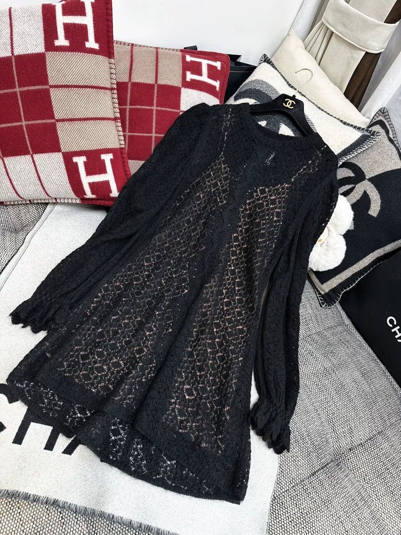 Chanel Chanel 23k autumn and winter black hollow lotus leaf sleev Size S / US 4 / IT 40 - 5 Thumbnail