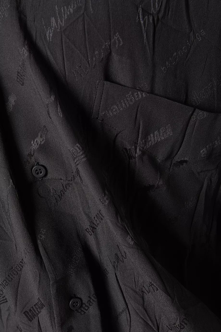 Balenciaga o1w1db10425 Logomania All Over Minimal Short Sleeve Shirt Size US M / EU 48-50 / 2 - 4 Thumbnail