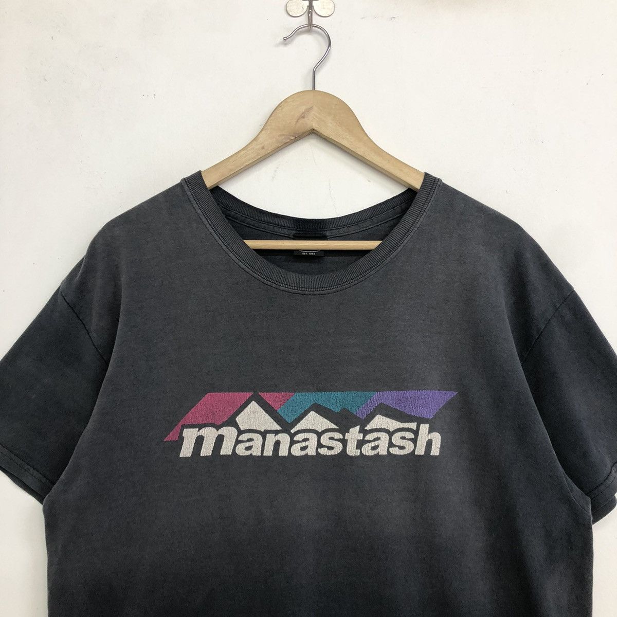 Manastash × Vintage Vintage Manastash Sunfaded Spellout Tshirt Size US L / EU 52-54 / 3 - 4 Thumbnail