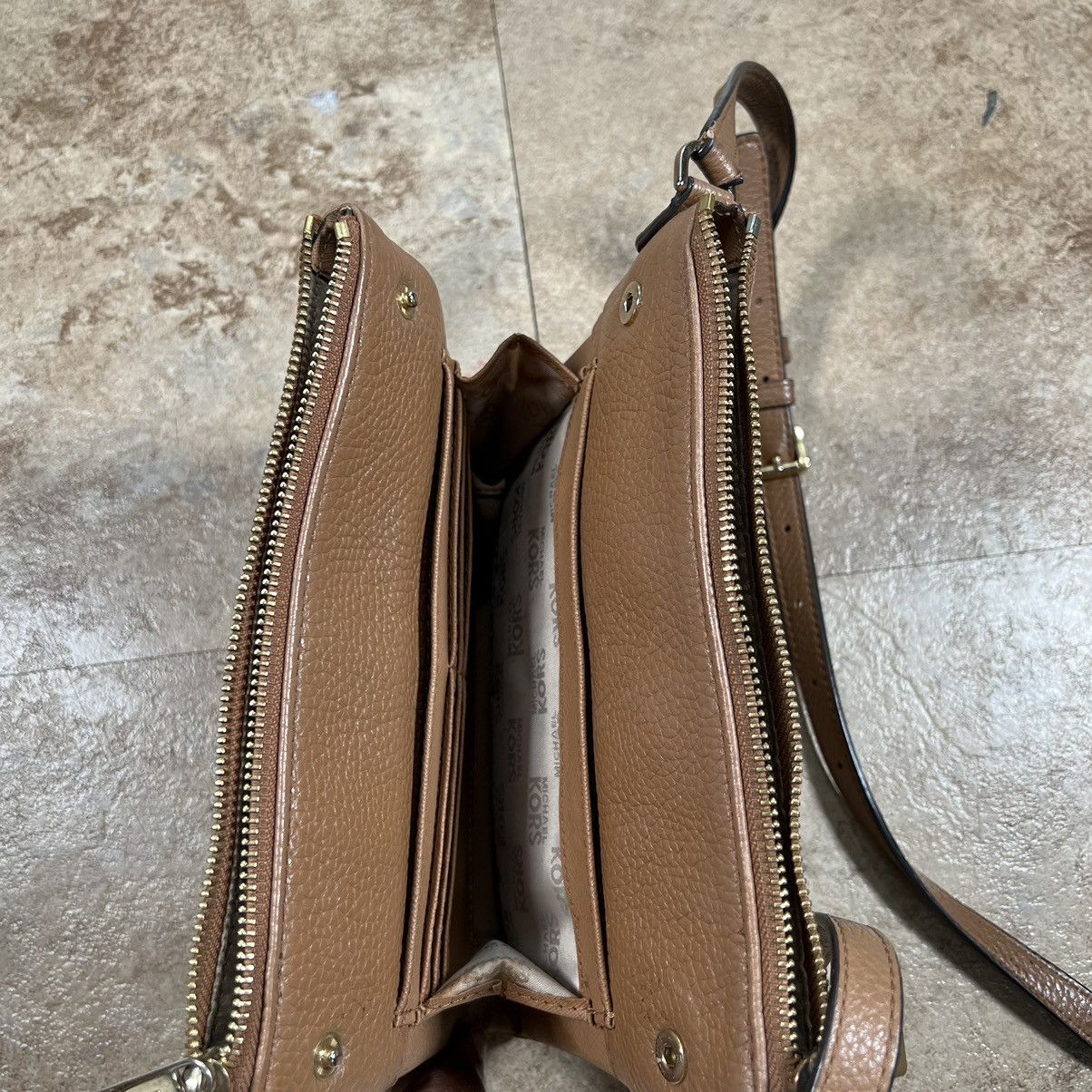 Michael Kors michael kors tan leather crossbody handbag purse Size ONE SIZE - 3 Thumbnail