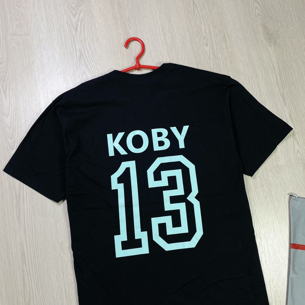 Gildan Kobe Bryant 13 Number Logo T-shirt Size US L / EU 52-54 / 3 - 2 Thumbnail