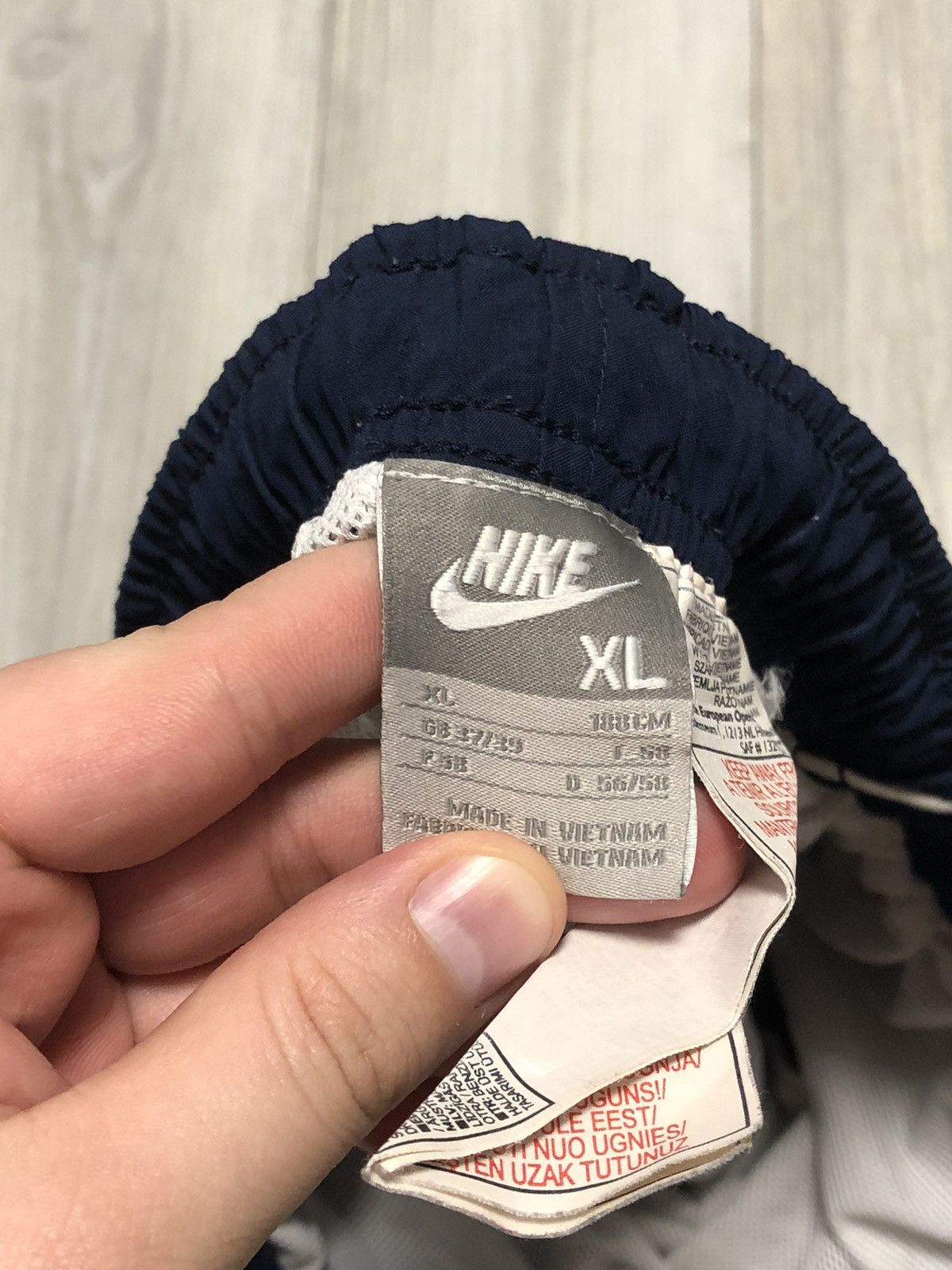 Nike Vintage Nike Nylon Shorts Drill Swoosh Y2K Size US 36 / EU 52 - 4 Thumbnail