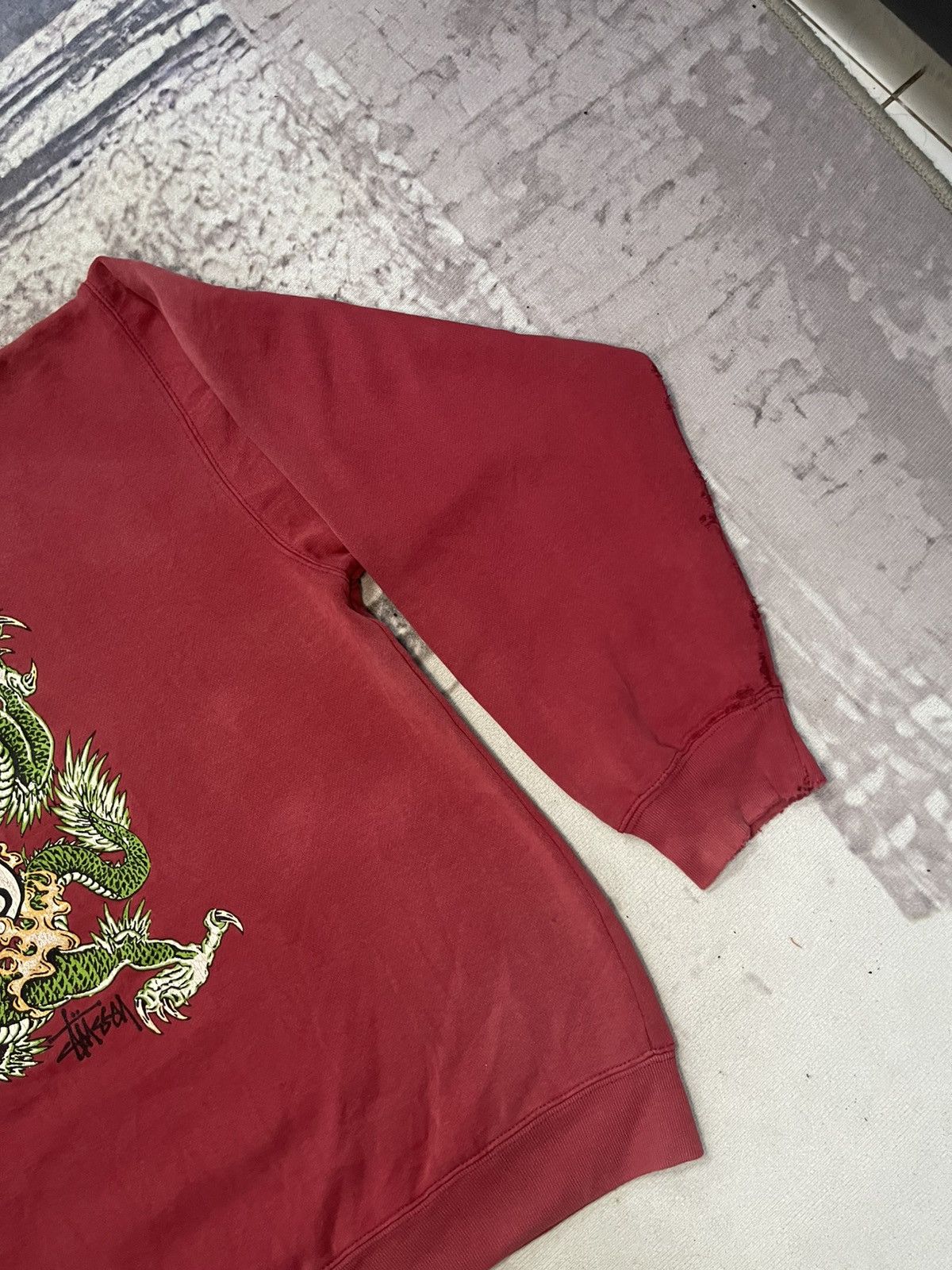 Stussy 90s STUSSY DRAGON BIG LOGO SWEATSHIRT DISTRESSED FADED RARE Size US M / EU 48-50 / 2 - 5 Thumbnail