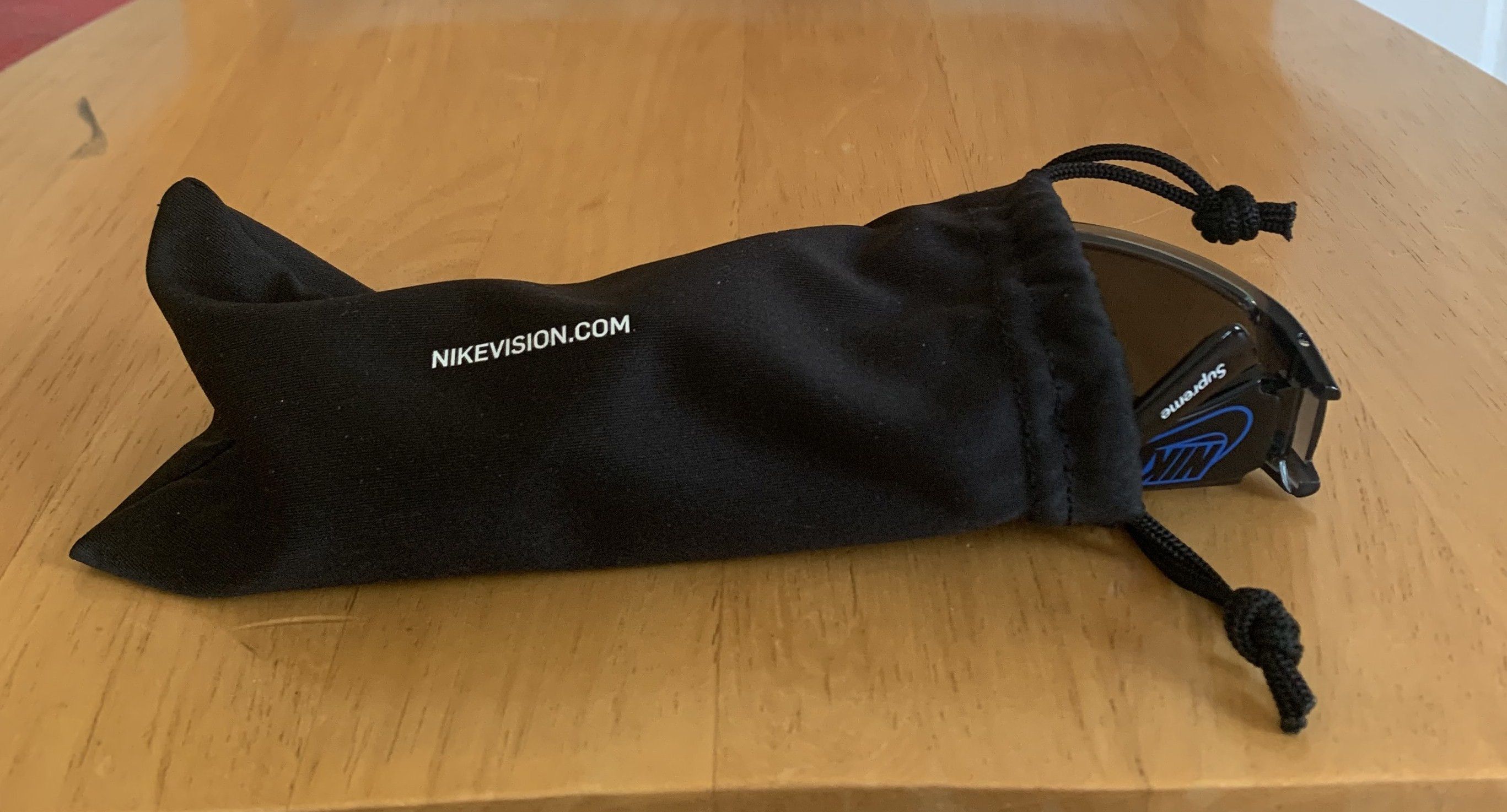 Nike × Supreme F/W 2019 Supreme x Nike Sunglasses + Dust-bag Size ONE SIZE - 11 Thumbnail