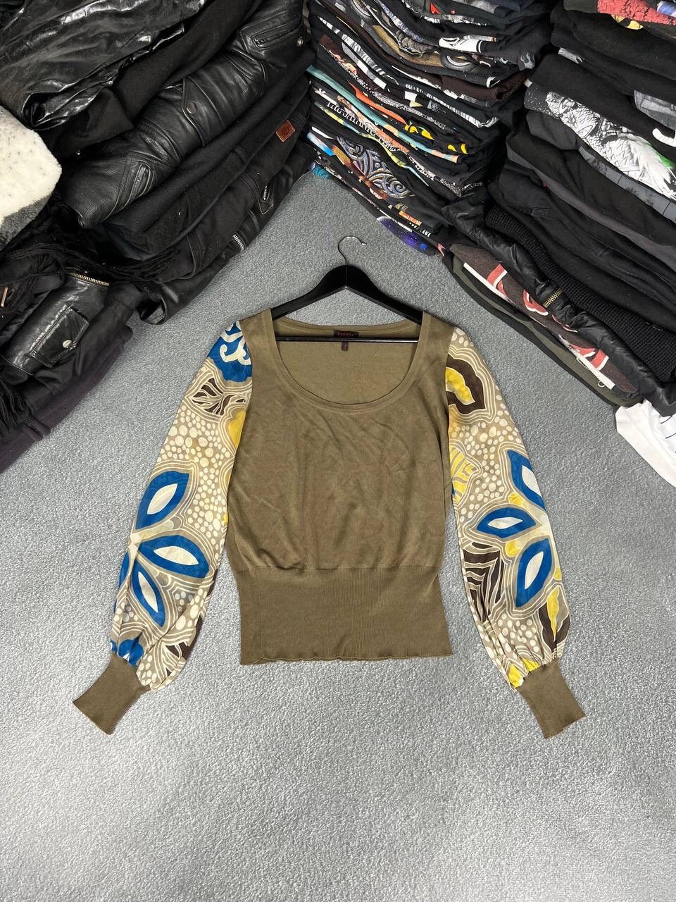 Escada Escada Luxury Italian 00s Sweater Size XS / US 0-2 / IT 36-38 - 1 Thumbnail