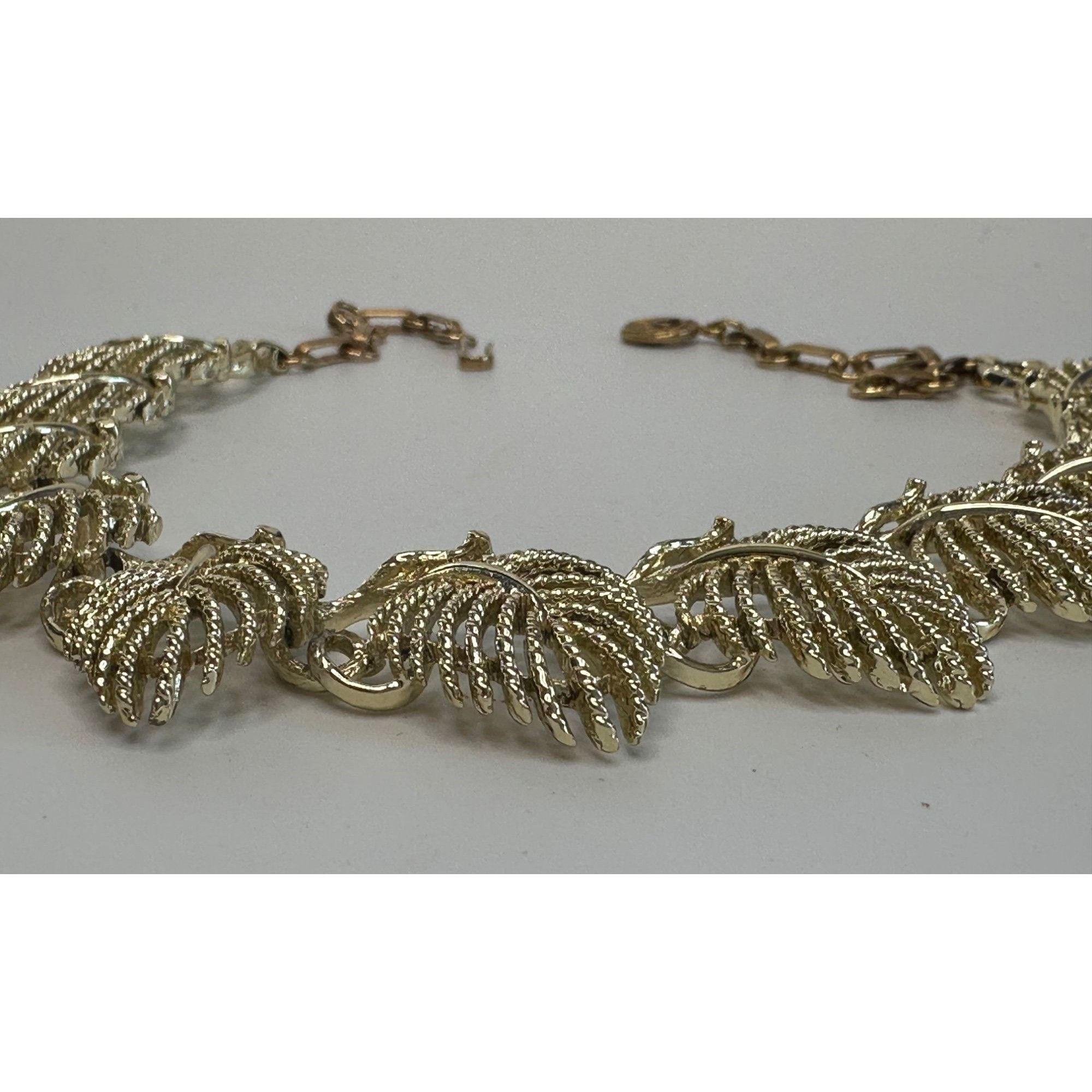 Other Vintage Women's Beautiful Gold Tone LISNER Leaf Necklace Size ONE SIZE - 4 Thumbnail