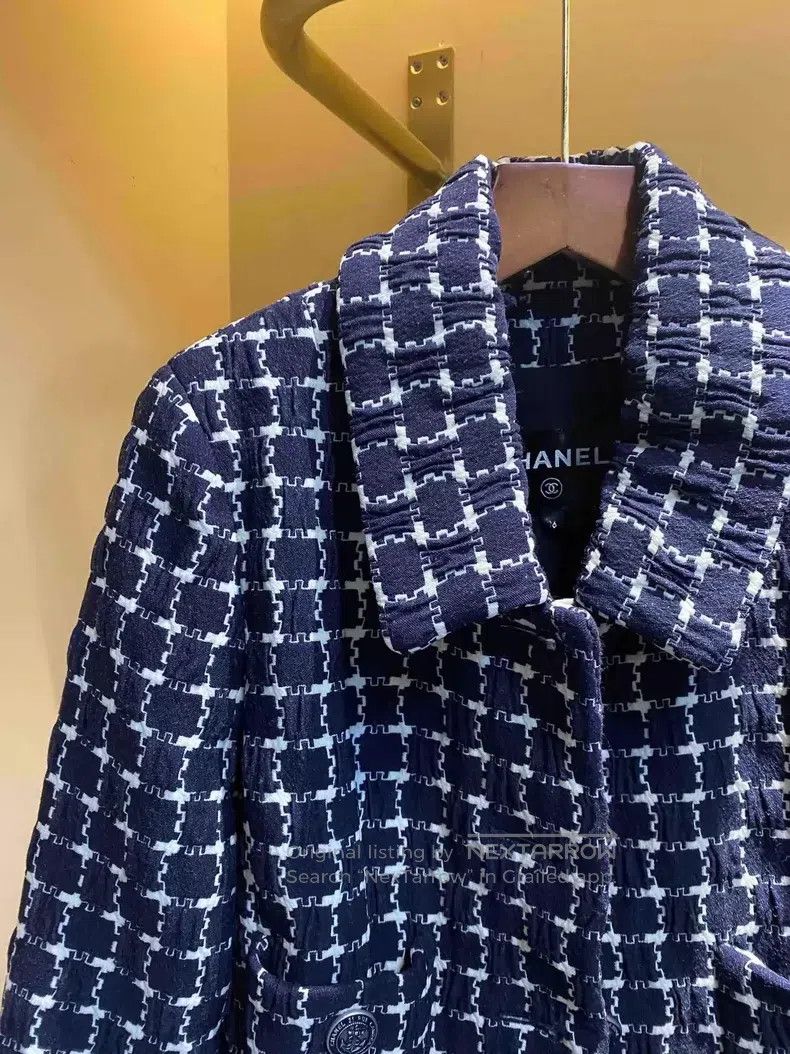 Chanel Chanel 18 Hamburger dark blue plaid anchor buckle jacket Size XS / US 0-2 / IT 36-38 - 2 Thumbnail