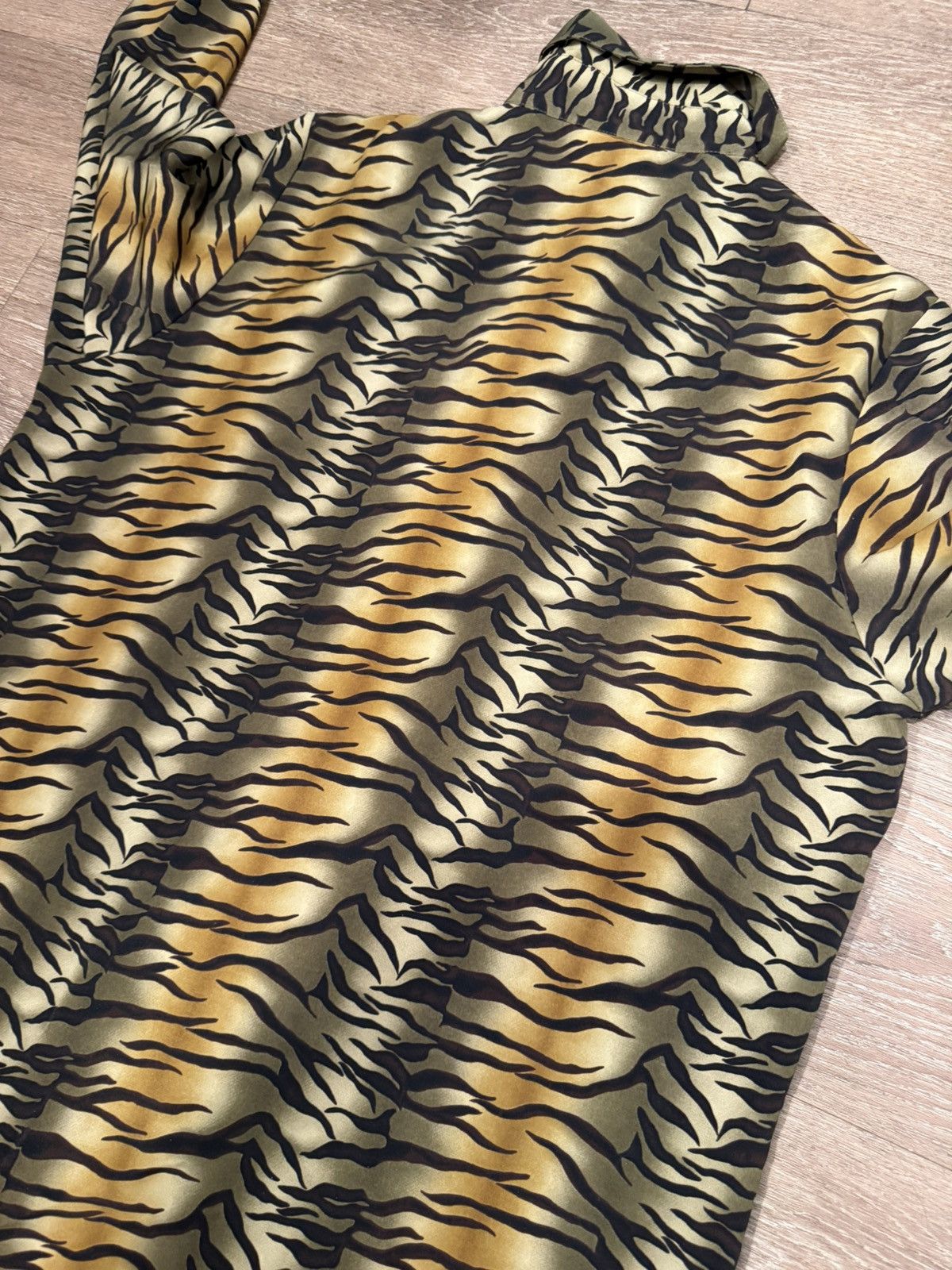 Vintage ***FINAL DROP***RARE 90s TIGER PRINT BUTTON UP SHIRT S-M Size US M / EU 48-50 / 2 - 11 Thumbnail