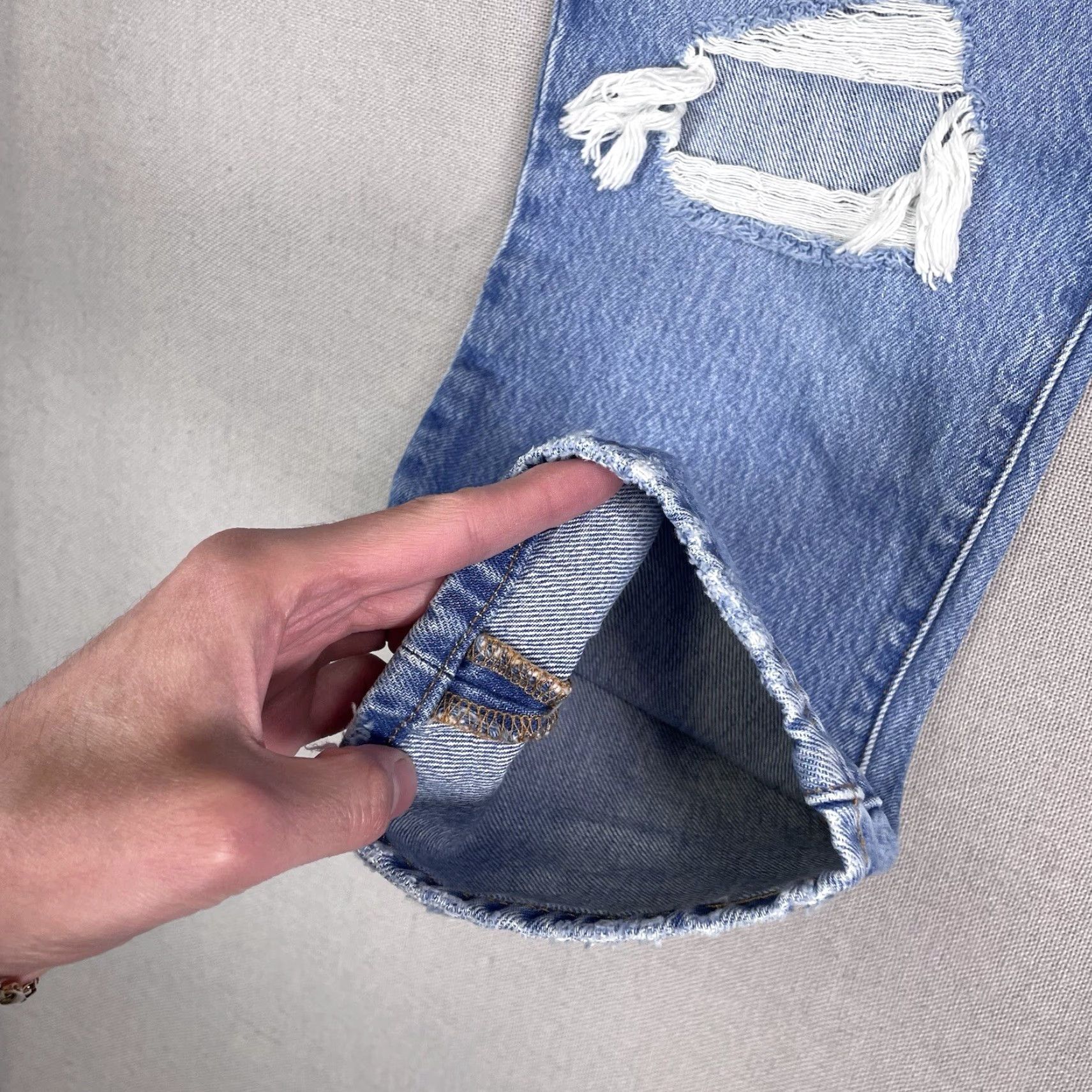 Levi's VINTAGE Levi's 501 Jeans Women's 29x25 Denim Distressed Straight 5-Pocket Logo City 90s Mens Size 29" - 4 Thumbnail