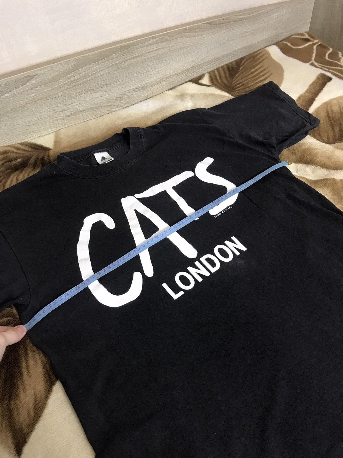 Band Tees × Vintage 🔥 Vintage CATS London 1981 T Shirt Rap Music Y2K Size US XL / EU 56 / 4 - 15 Thumbnail